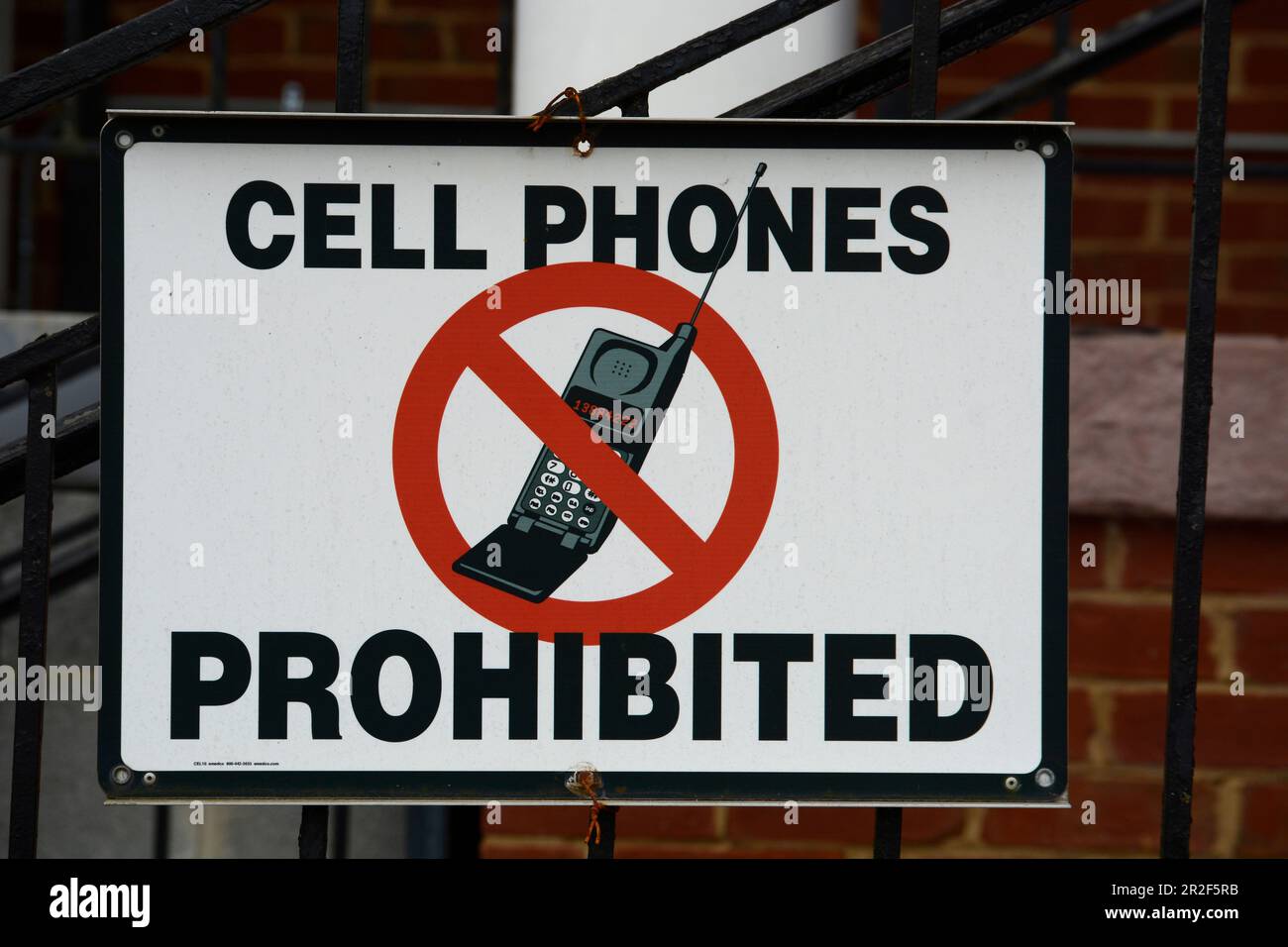 Handyverbotsschilder wurden in einem Bezirksgericht in Abingdon, Virginia, gepostet. Stockfoto