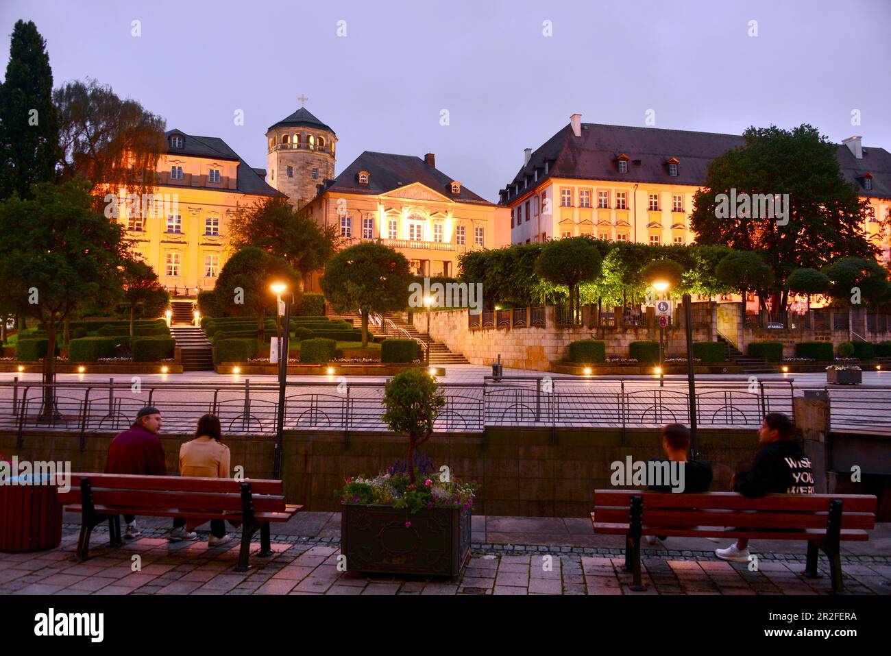 Blick, am Abend von der Opernstraße, in die Altstadt von Bayreuth, Oberfrankreich, Bayern, Deutschland Stockfoto