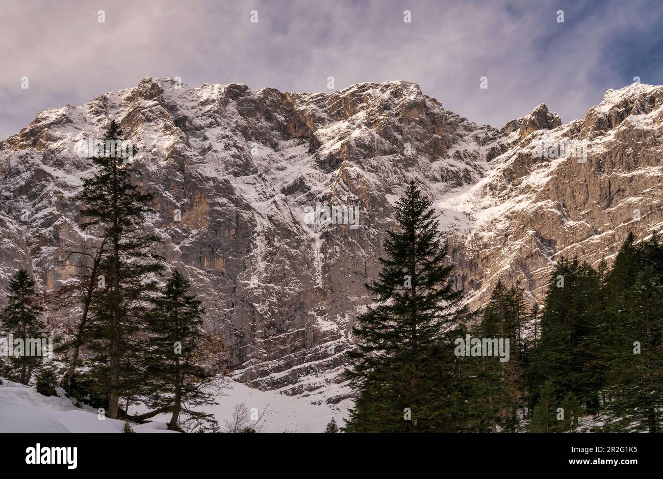 Auf dem Weg nach eng Grund, eng Alm, Hinterriß, Karwendel, Tirol, Österreich Stockfoto