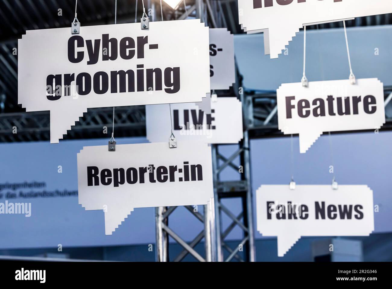 Cybergrooming, Reporter, Feature, gefälschte Nachrichten, Schlüsselwörter für Medienkompetenz, Stand ARD, ZDF und Deutschlandradio, Didacta Bildungsmesse, Stuttgart Stockfoto
