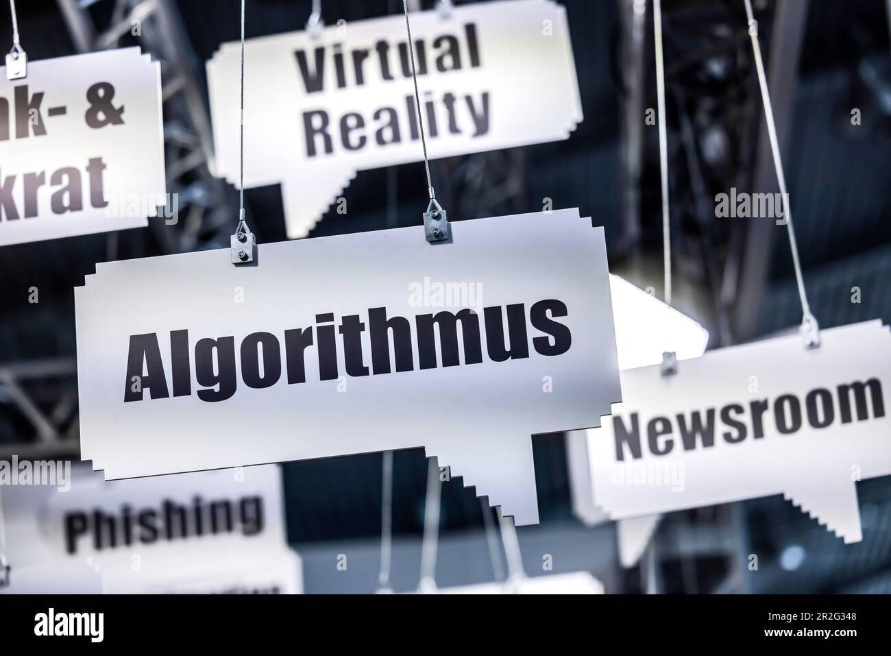 Algorithmus, Newsroom, Virtual Reality, Medienkompetenz-Schlüsselwörter, ARD, ZDF und Deutschlandradio Messegelände, Didacta Bildungsmesse Stockfoto