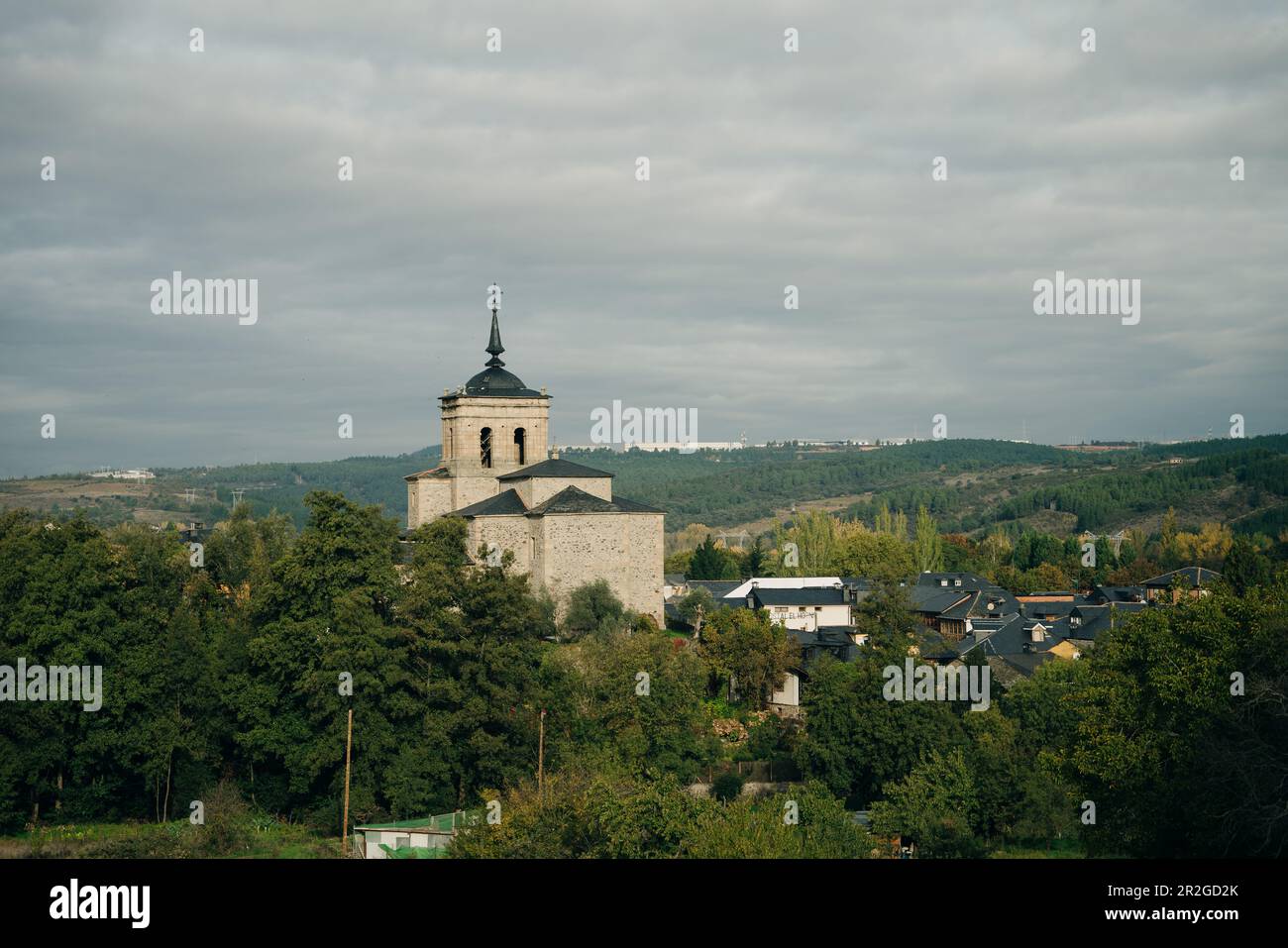 Molinaseca ist ein Dorf und eine Gemeinde in der Region El Bierzo, Leon, Spanien - Mai 2023. Hochwertiges Foto Stockfoto
