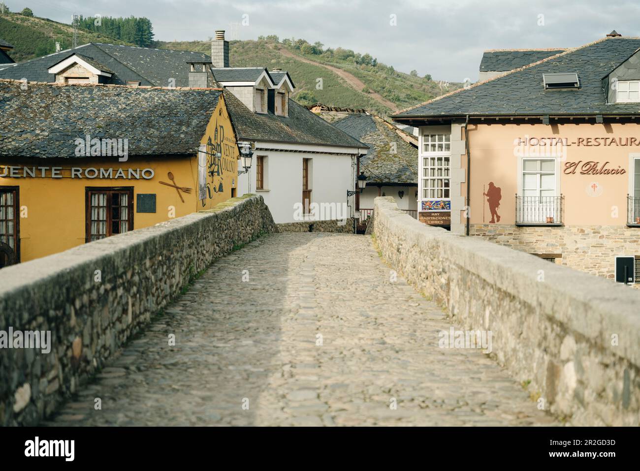 Molinaseca ist ein Dorf und eine Gemeinde in der Region El Bierzo, Leon, Spanien - Mai 2023. Hochwertiges Foto Stockfoto