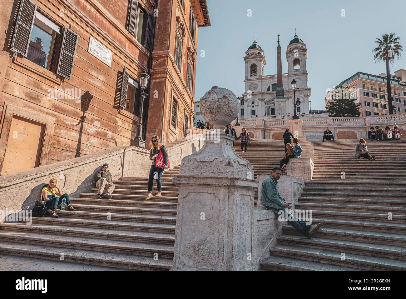 Menschen auf der Spanischen Treppe, Rom, Latium, Italien, Europa Stockfoto