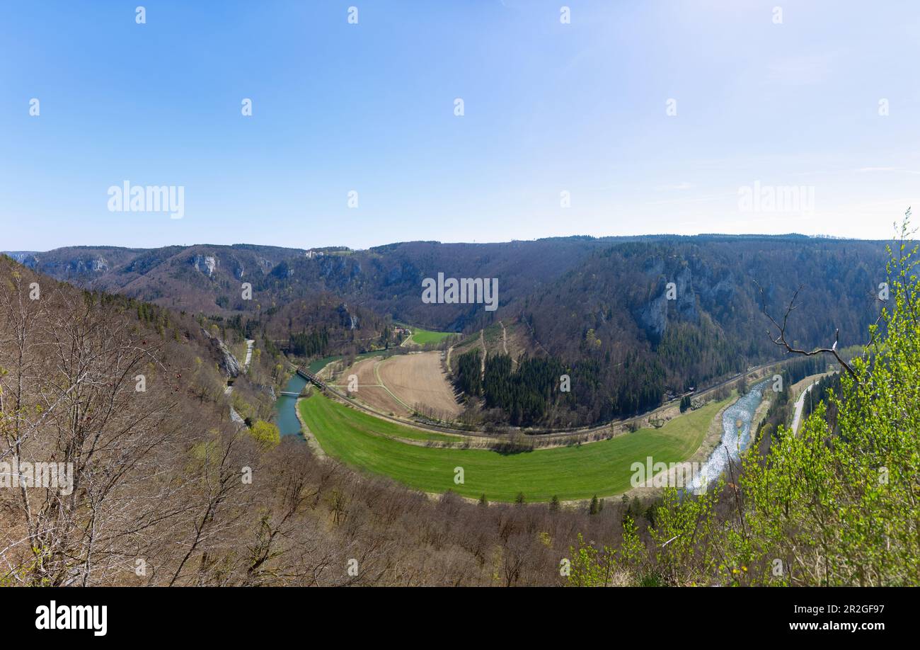 Donauschleife, Blick von Käpfle auf das Donautal und das Schloss Wildenstein, Naturpark Obere Donau im Schwäbischen Jura, Baden-Württemberg, Deutschland Stockfoto