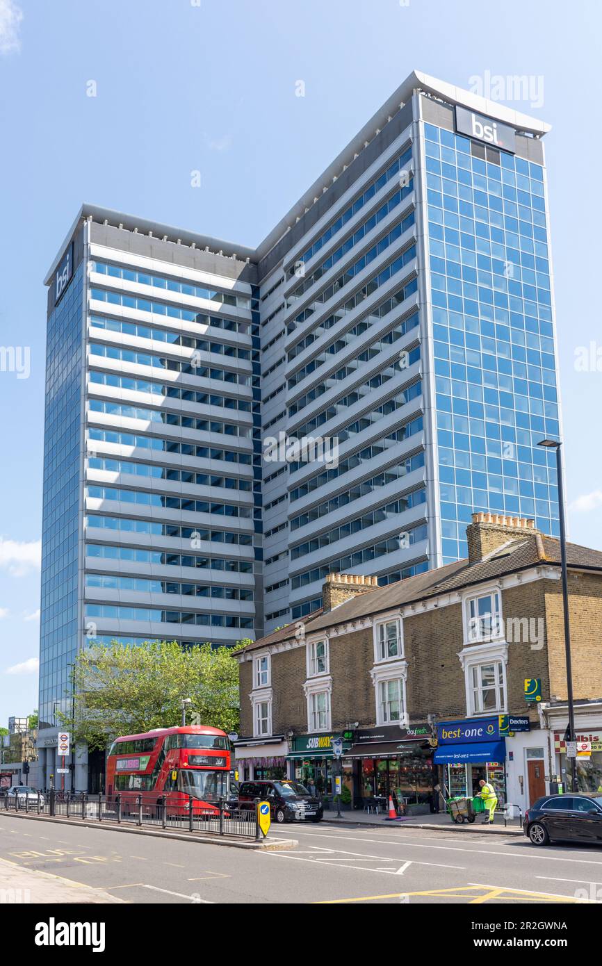 BSI Chiswick Tower Building, Chiswick High Road, Chiswick, London Borough of Hounslow, Greater London, England, Vereinigtes Königreich Stockfoto