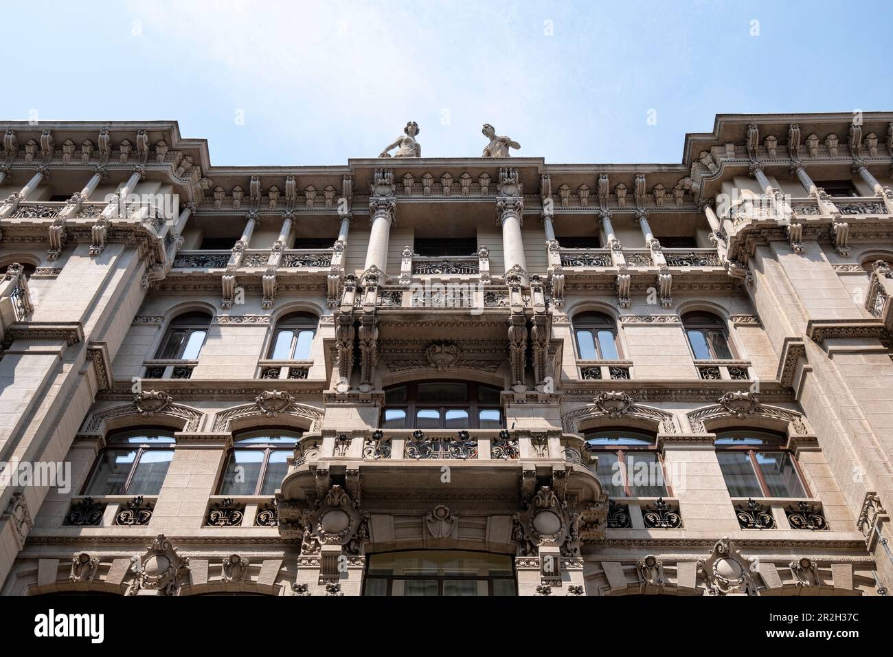 Fassade eines Palastes in Borgo Teresiano, Triest, Friaul-Julisch Venetien, Norditalien, Italien, Europa Stockfoto