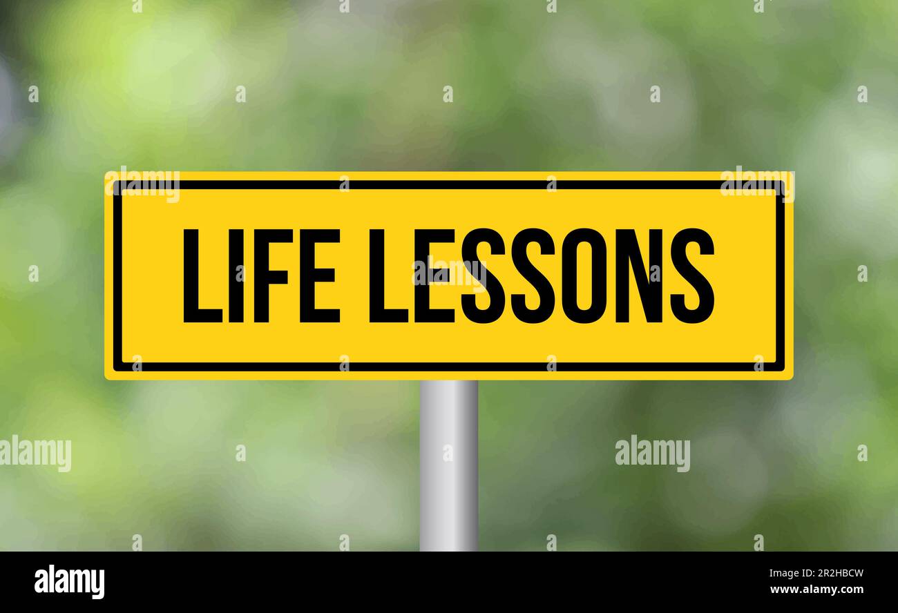 Verkehrszeichen für Lebensunterricht auf unscharfem Hintergrund Stockfoto