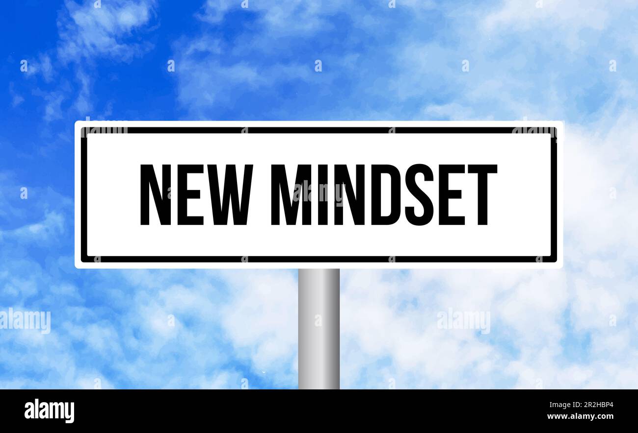 Straßenschild mit neuer Einstellung am Himmel Stockfoto