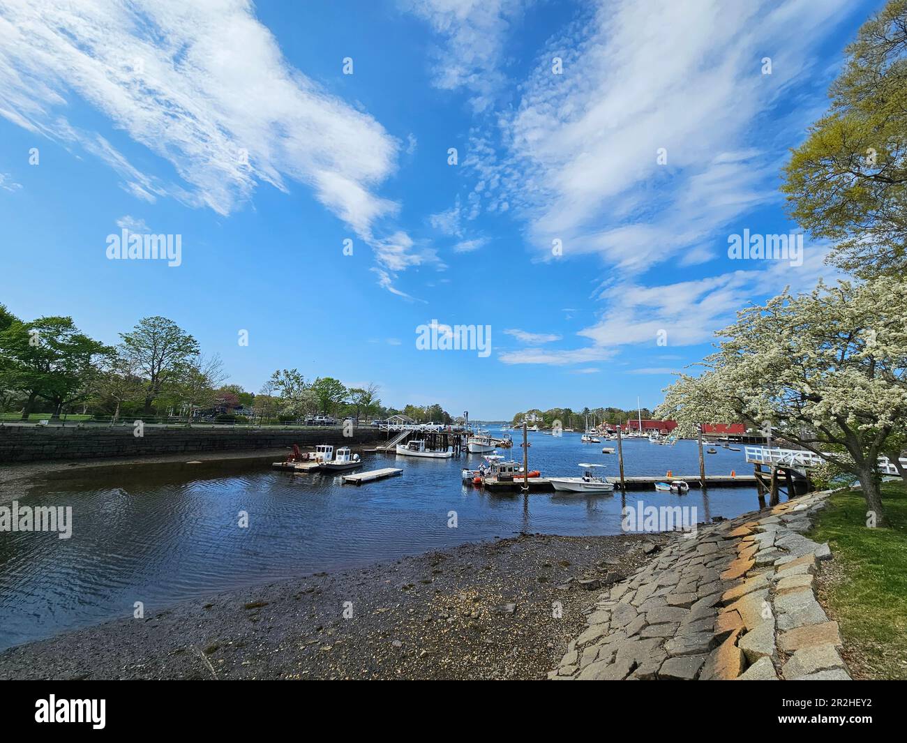 Die Küstenstadt in Massachusetts ist bekannt für ihre Fischzucht, ihre malerischen Strände und ihren historischen Charme und inspiriert einen hochgelobten Film. Stockfoto