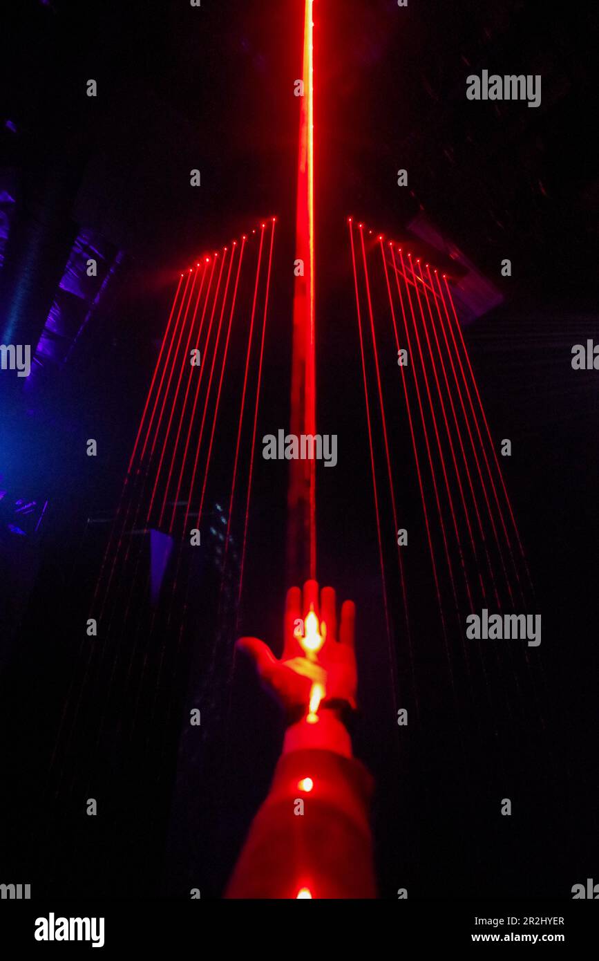 Laserpointer im Meow Wolf Kunstbereich in Santa Fe, New Mexico. Stockfoto