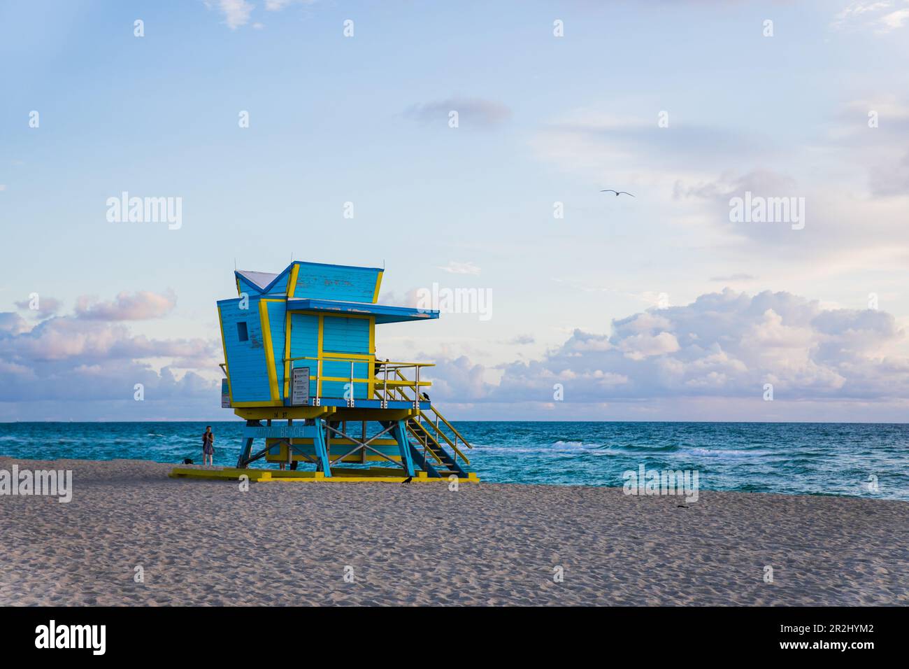 Life Rescue bei Sonnenaufgang in Miami Beach, Florida, USA Stockfoto