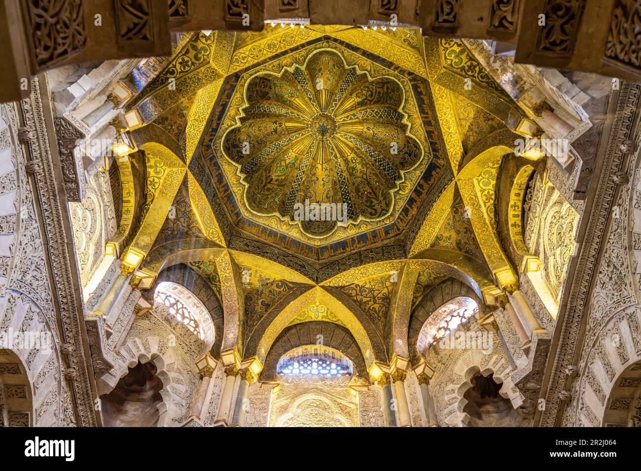 Kuppel im Inneren der Mezquita - Catedral de Cordoba in Cordoba, Andalusien, Spanien Stockfoto