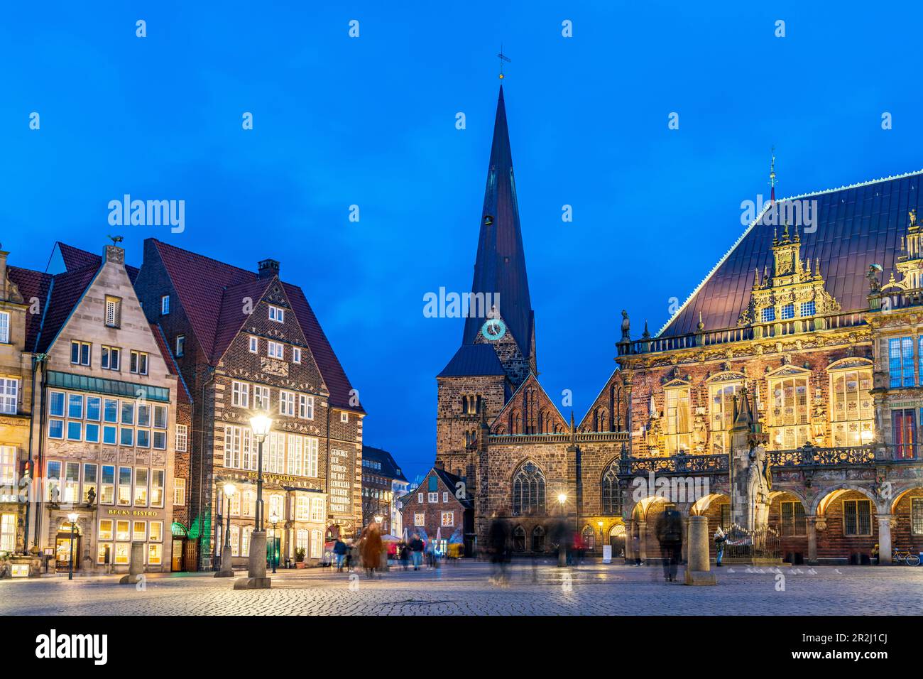 Frauenkirche und Bremer Rathaus in der Abenddämmerung, Freie Hansestadt Bremen, Deutschland, Europa Stockfoto