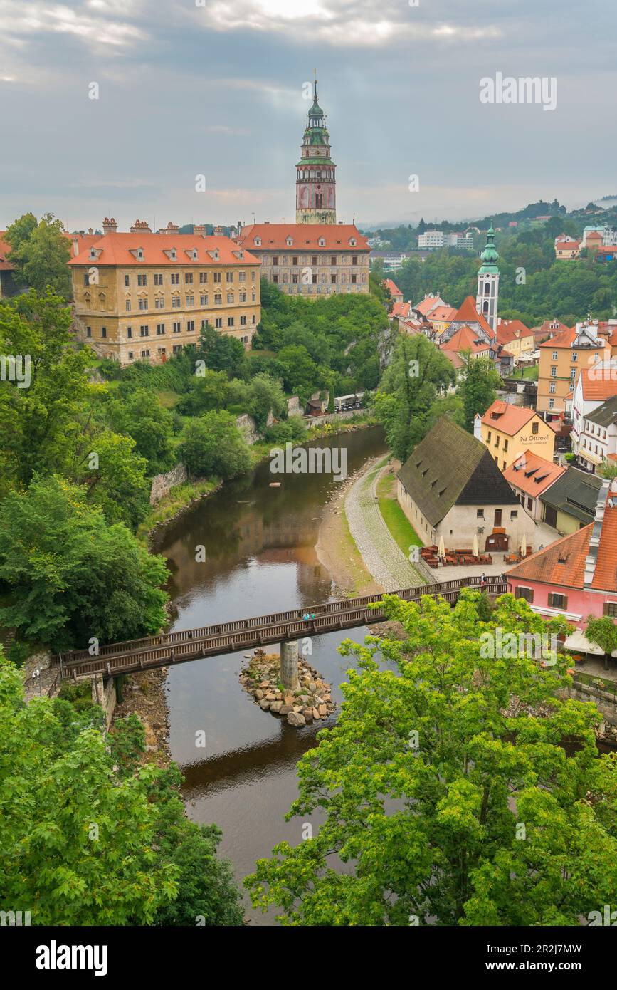 Historische Stadt Cesky Krumlov und Burgturm Cesky Krumlov, UNESCO-Weltkulturerbe, Cesky Krumlov, Südböhmische Region Stockfoto