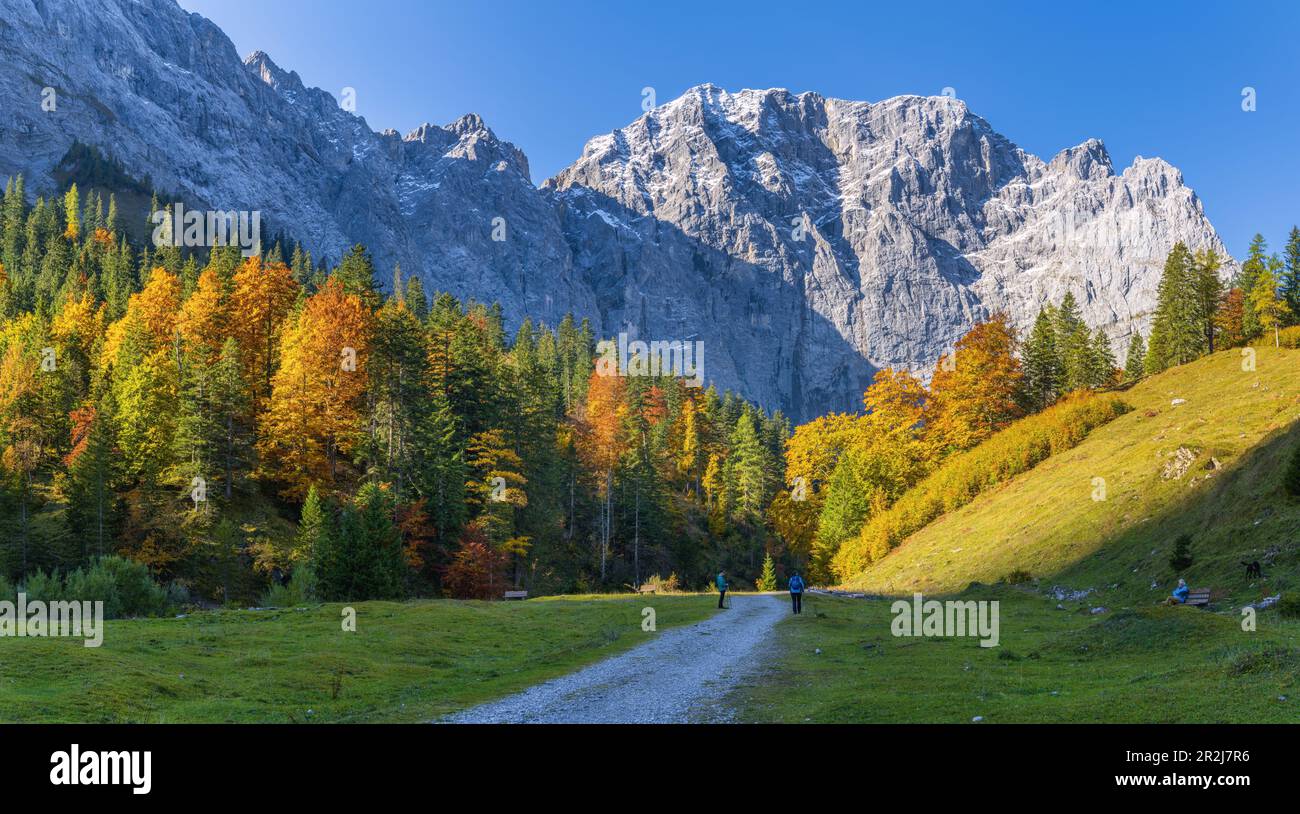 Auf dem Weg nach eng Grund, eng, Hinterriss, Karwendel, Tirol, Österreich Stockfoto