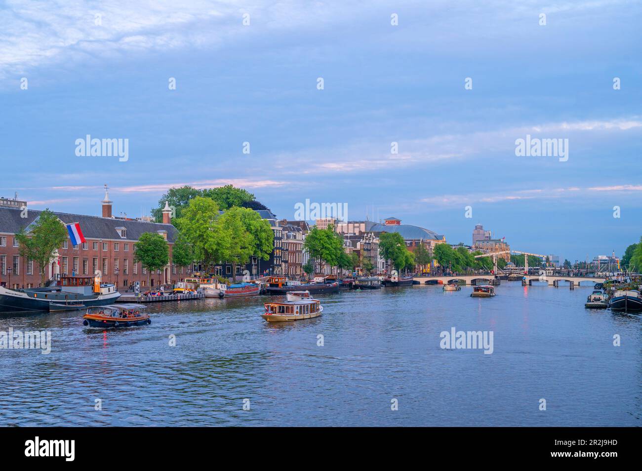 Binnen Amstel mit Magere Brug am Abend, Amsterdam, Benelux, Benelux-Länder, Nordholland, Noord-Holland, Niederlande Stockfoto