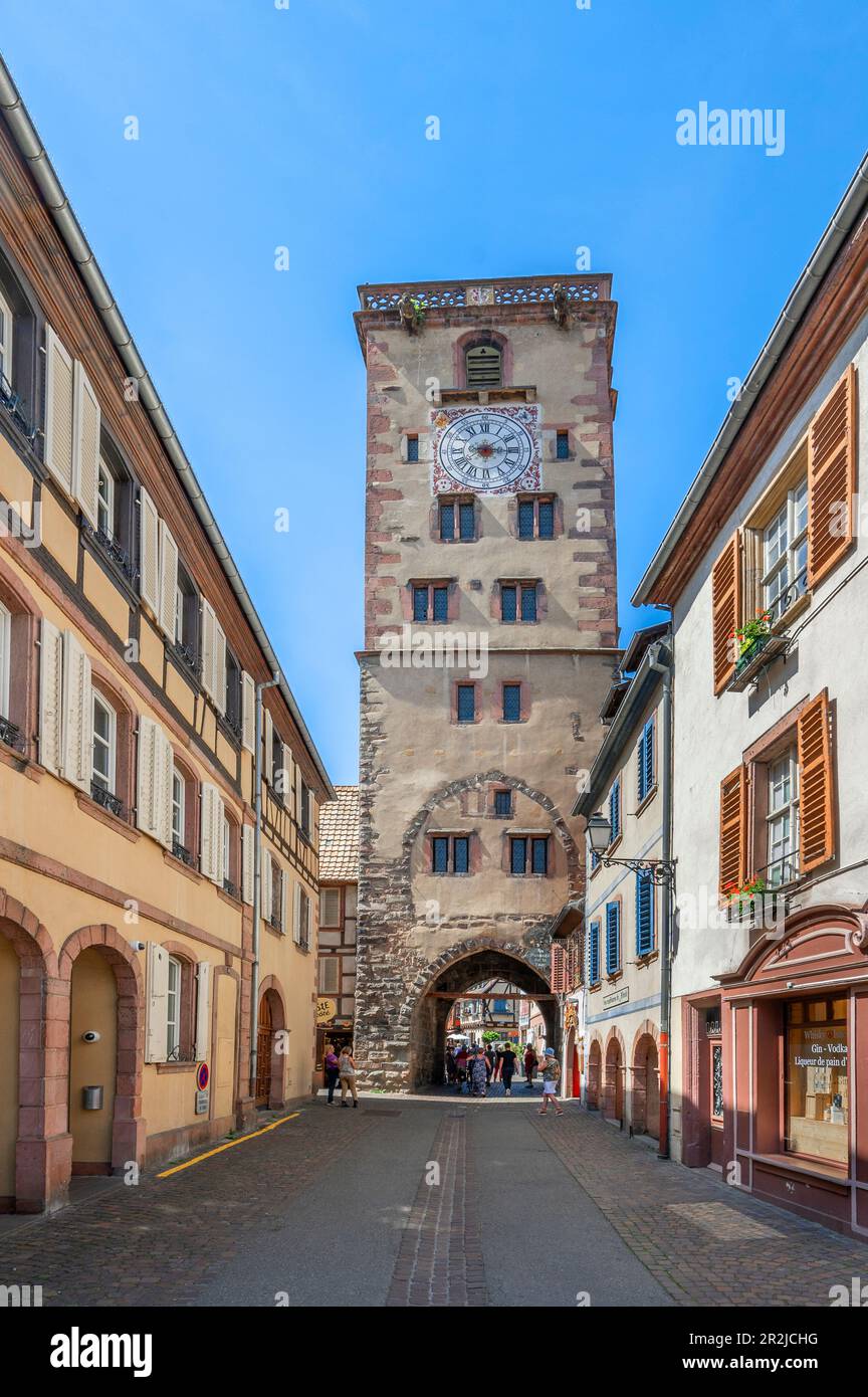 Tour des Bouchers, Grand Rue, Ribeauville, Rappoltsweiler, Haut-Rhin, Route des Vins d'Alsace, Elsass Weinstraße, Grand Est, Elsass-Champagne-Ardenne- Stockfoto