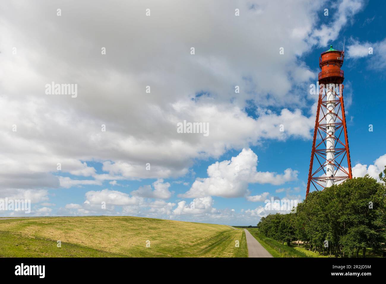 Campen Leuchtturm, Deutschlands höchster Leuchtturm, Krummhörn, Ostfriesland, Nordsee, Niedersachsen, Deutschland Stockfoto