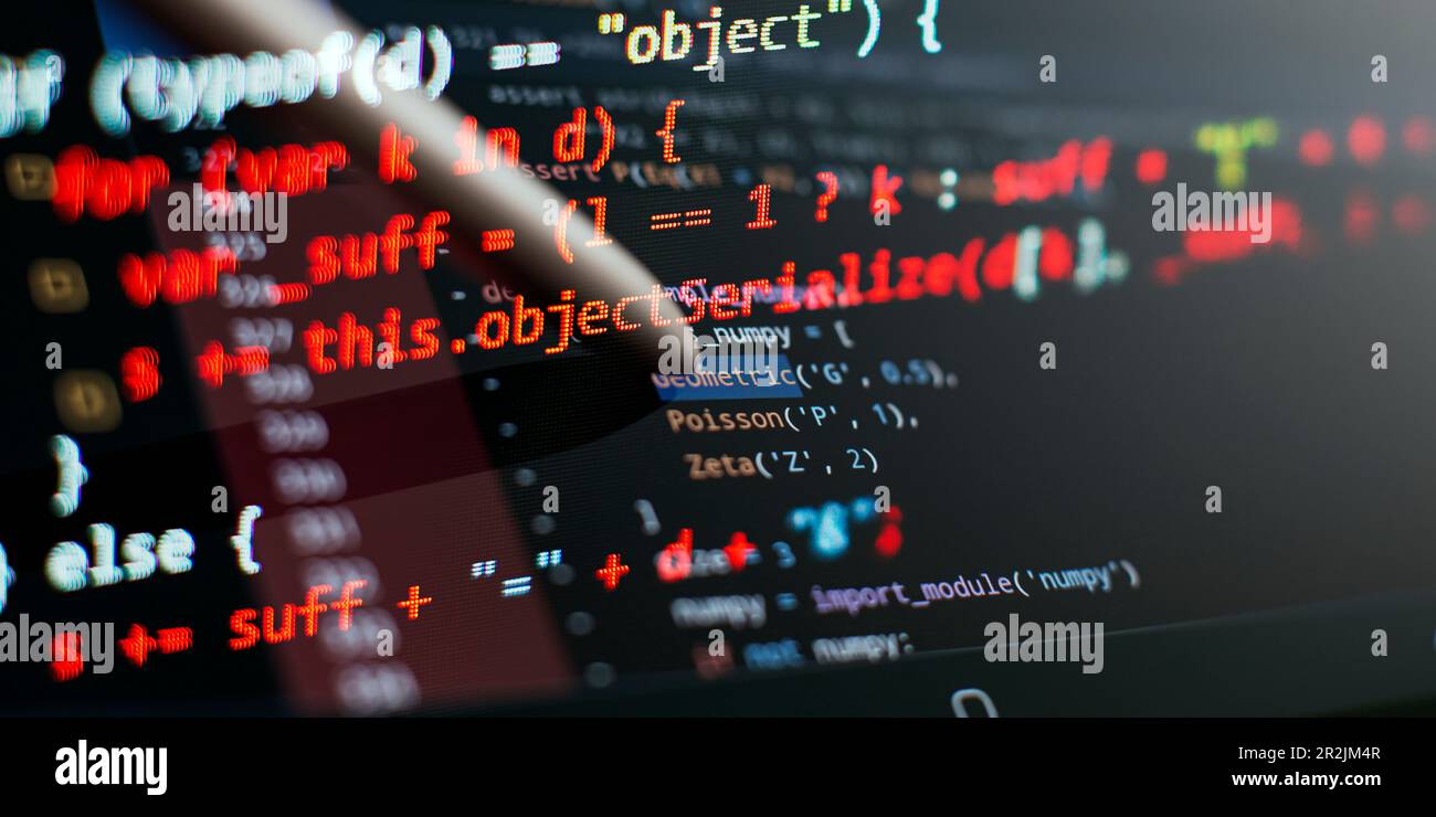 Entwicklerbildschirm des Programmierers. Desktop-PC-Monitorfoto. ES Stockfoto