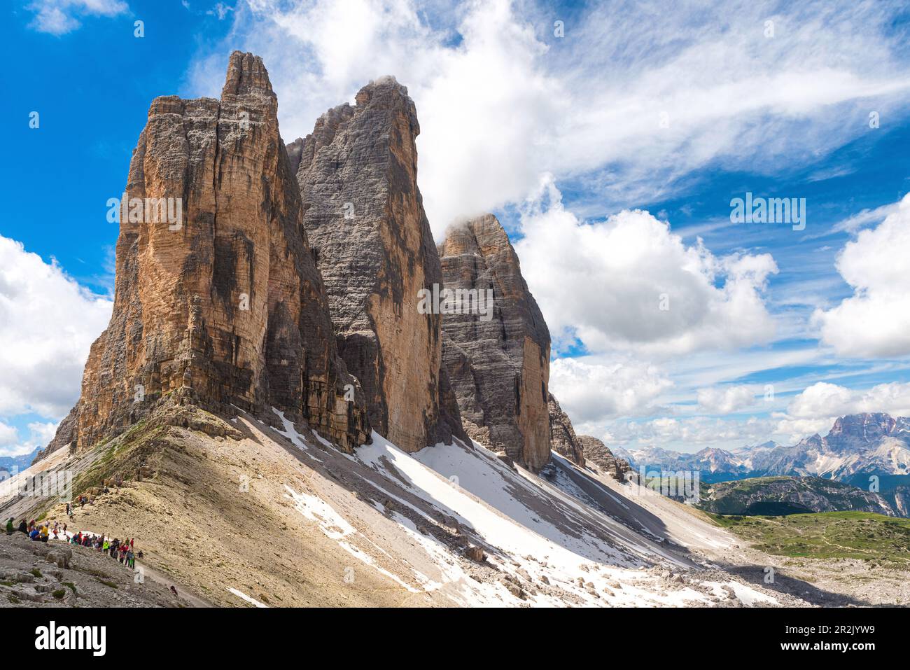 Tre Cime di Lavaredo in italienischen Alpen, Dolomiten. Drei berühmte Berggipfel in Dolomiti, Italien. Reiseziel Stockfoto