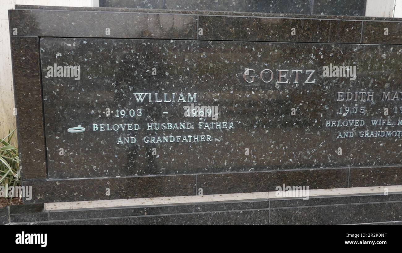 Los Angeles, Kalifornien, USA 18. Mai 2023 Producer Studio Executive William Goetz Grave Sarcophagus in Hillside Memorial Park am 18. Mai 2023 in Culver City, Los Angeles, Kalifornien, USA. Foto: Barry King/Alamy Stock Photo Stockfoto