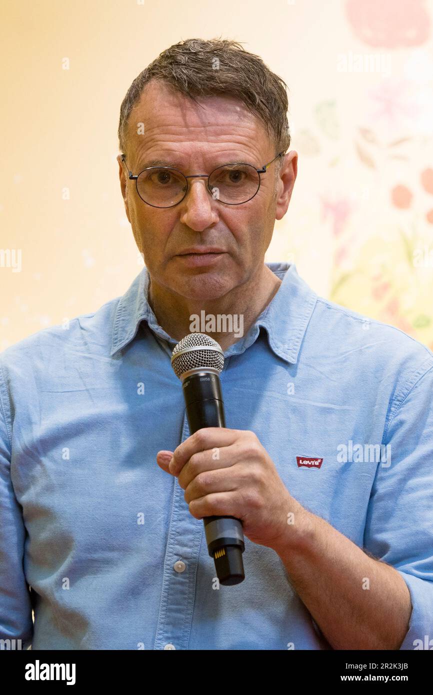 Turin, Italien. 19. Mai 2023. Der holländische Schriftsteller Edward van de Vendel ist Gast der Turin Buchmesse 2023. Kredit: Marco Destefanis/Alamy Live News Stockfoto
