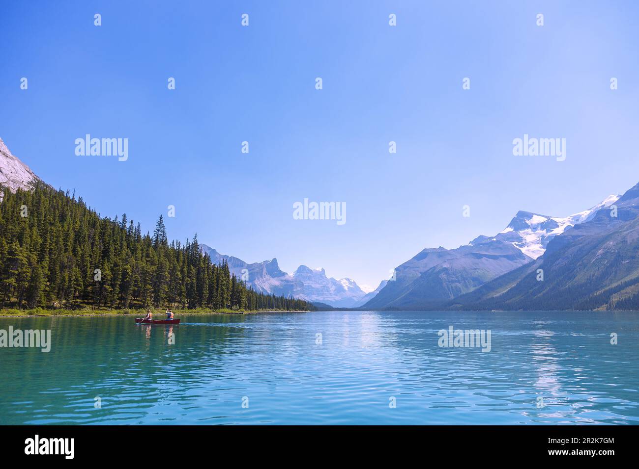 Jasper National Park, Maligne Lake, Kanufahrer (Model Release) Stockfoto