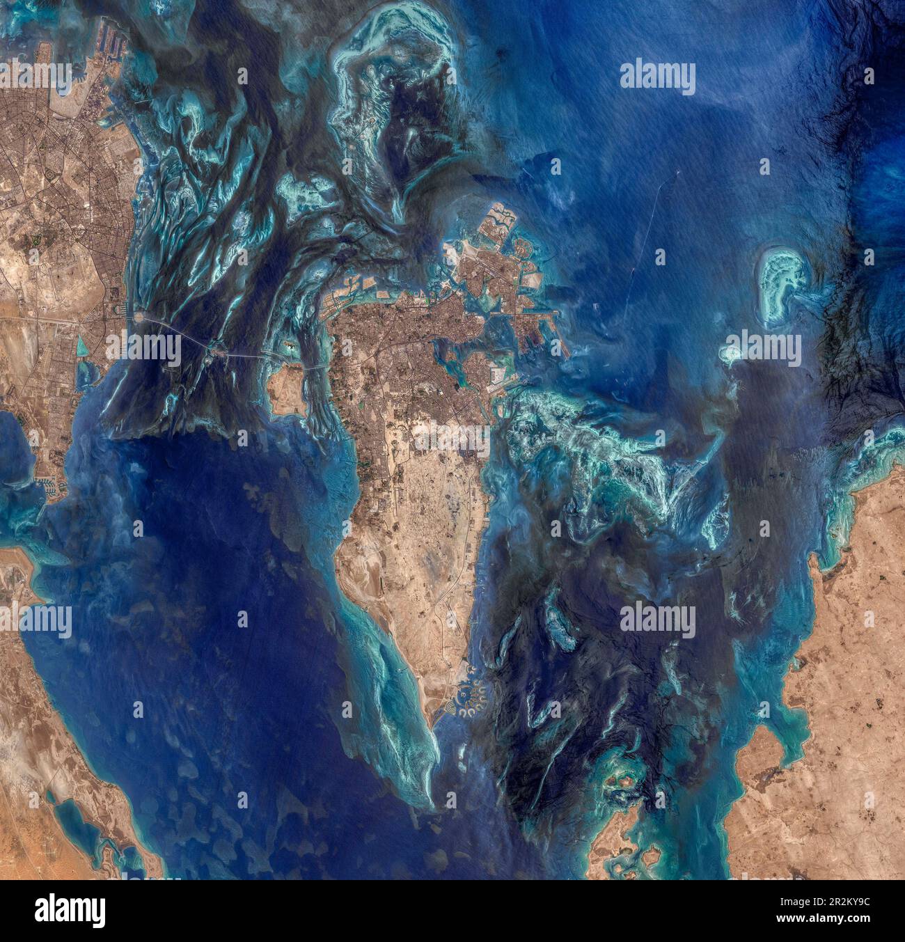 Der Satellitenblick auf Bahrain, den Persischen Golf, hat in den letzten Jahrzehnten erheblich zugenommen und zeigt Land, das aus dem Meer zurückgewonnen wurde Stockfoto