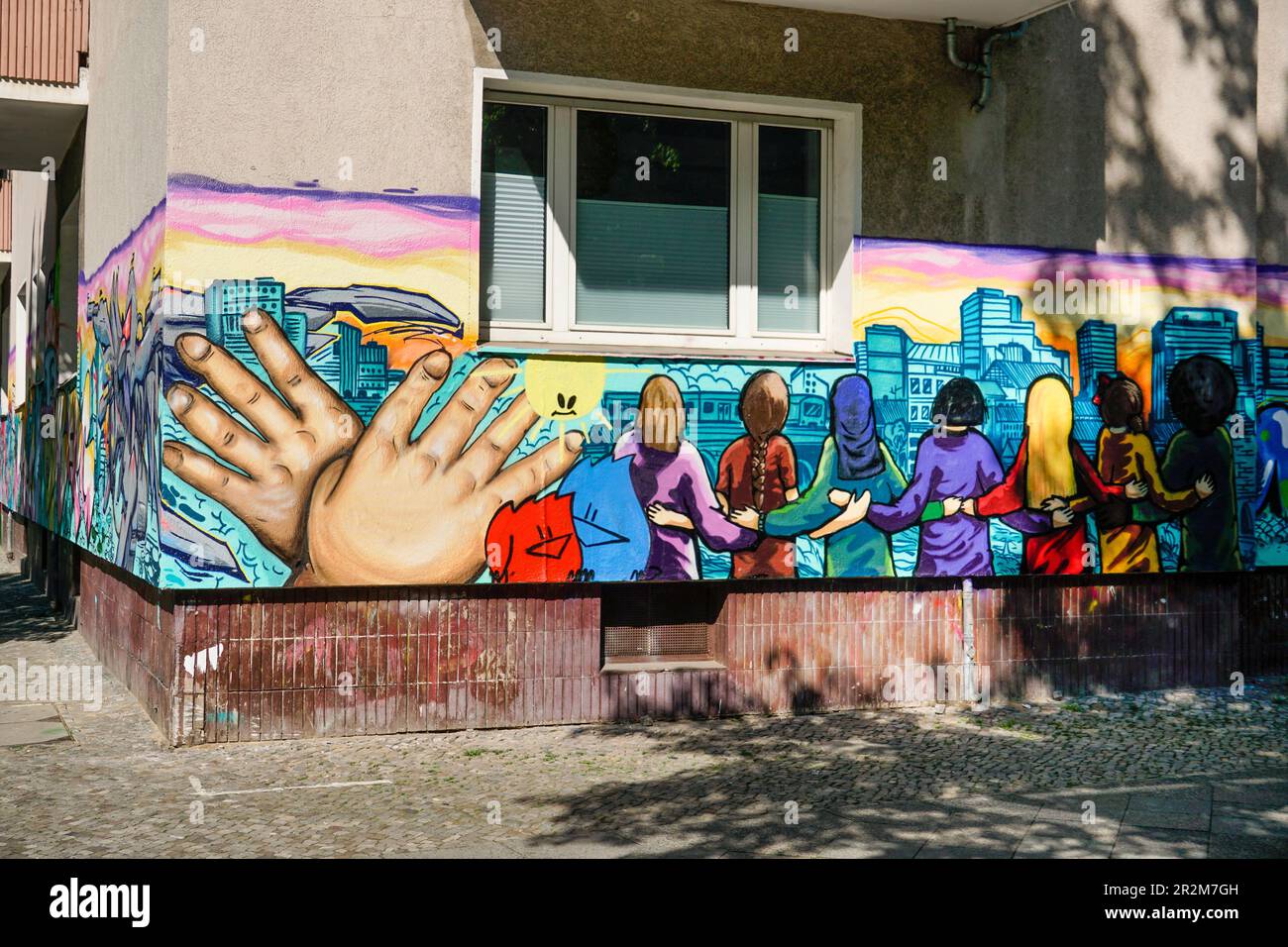 Graffiti in Berlin-Kreuzberg, muslimische Frauen, Wandbemalung, Street Art, Stockfoto