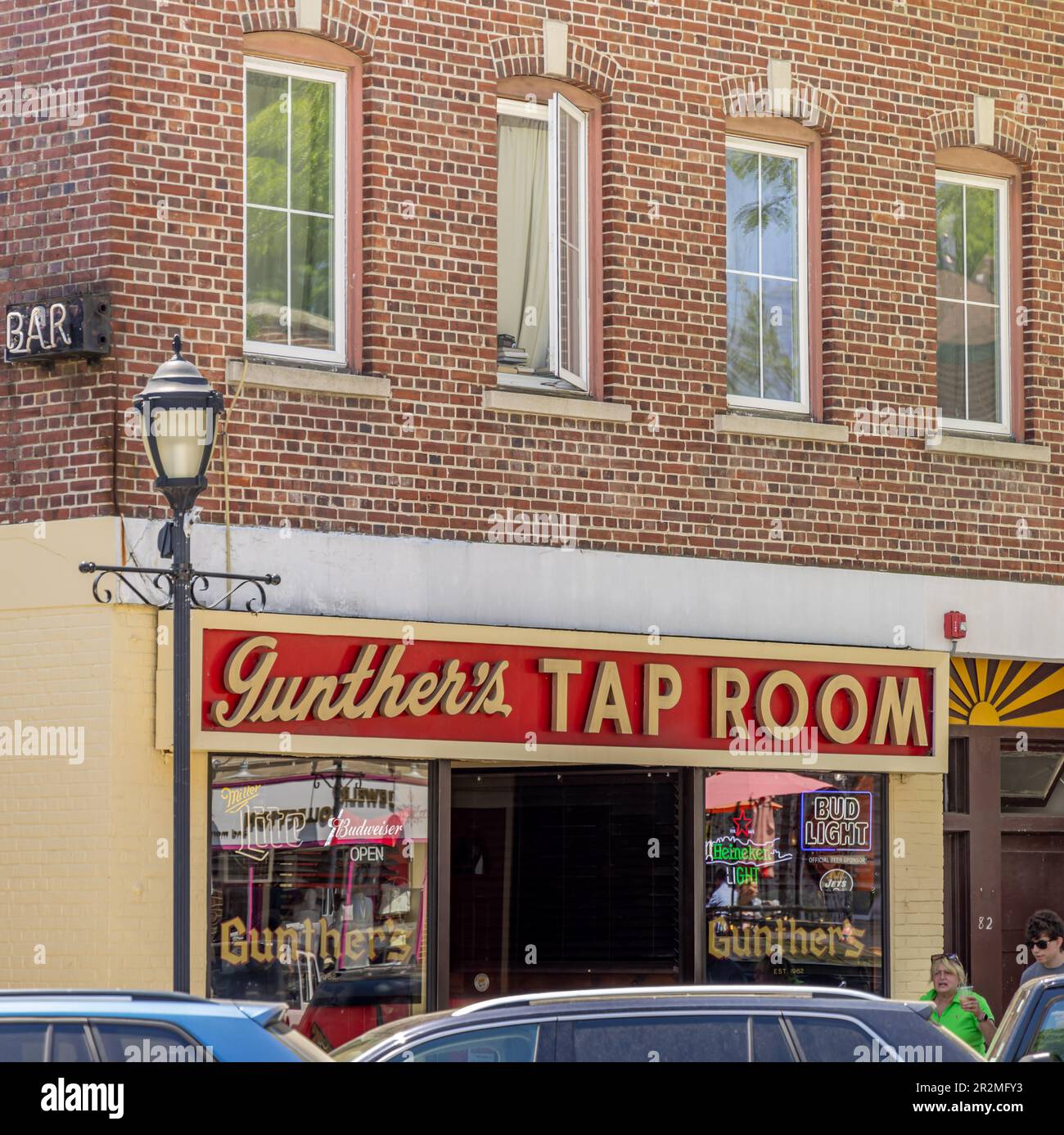 Vorderseite von Gunther's Tap Room in Northport, NY Stockfoto
