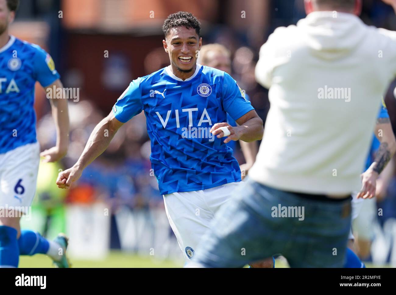 Kyle Knoyle aus dem Stockport County feiert nach dem Halbfinalspiel der