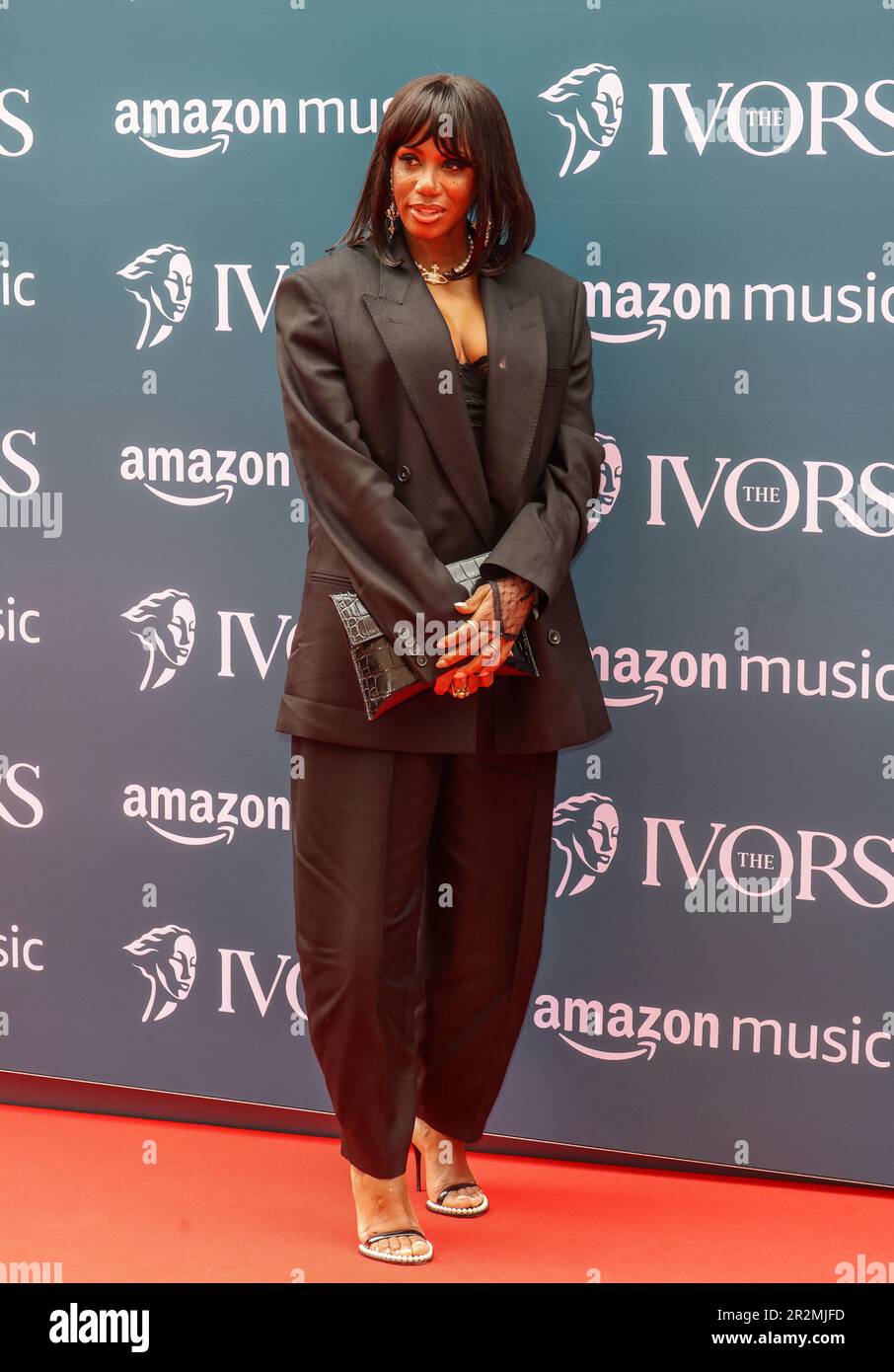 Shaznay Lewis von All Saints, die an der Ivors 2023 im Grosvenor House Hotel in London teilgenommen haben. Stockfoto