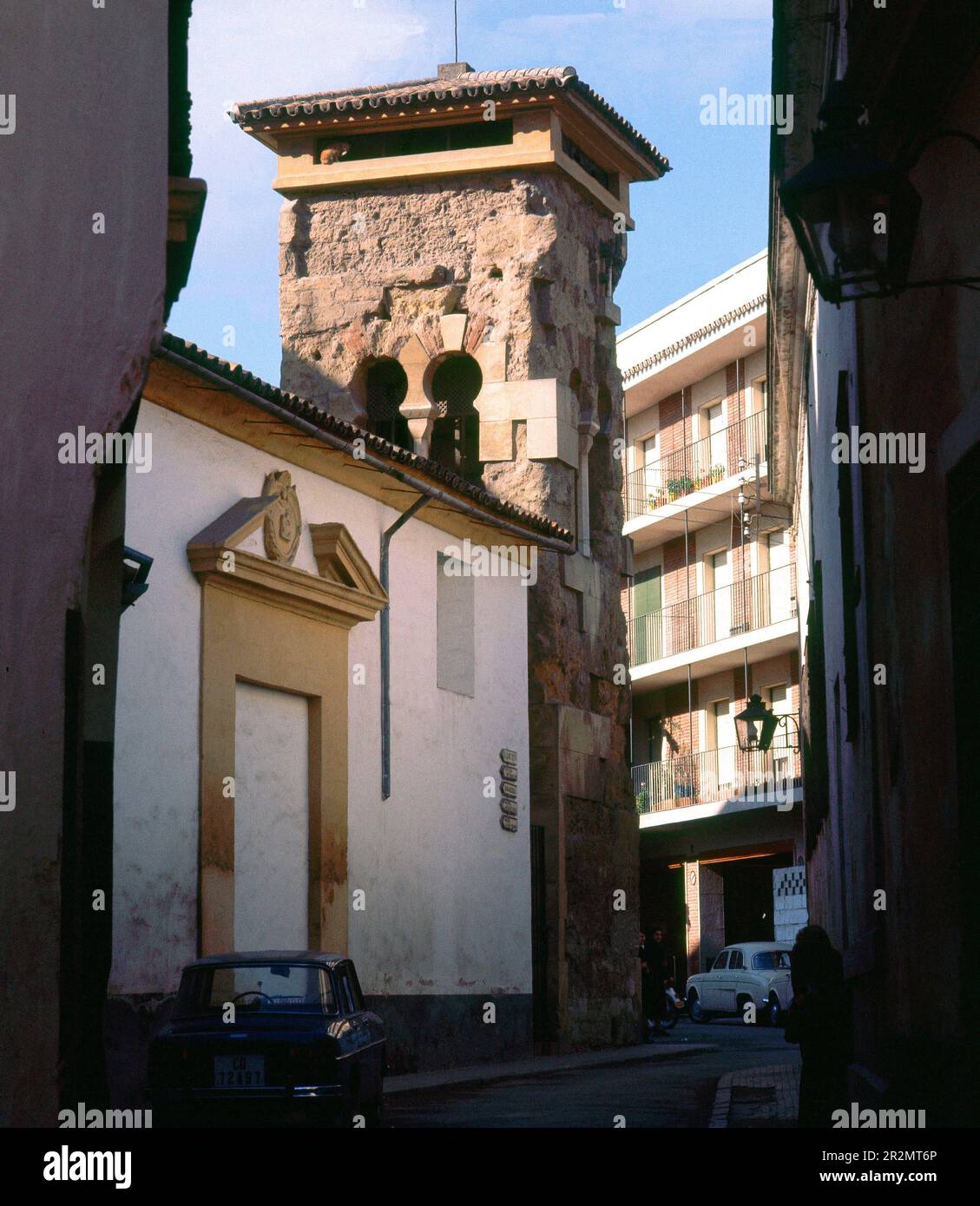 ALMINAR CONSTRUIDO POR EL CALIFA ABD AL-RAHMAN III ADOSADO A LA IGLESIA - 930 - FOTO AÑOS 60. ORT: IGLESIA DE SAN JUAN DE LOS CABALLEROS. CORDOBA. SPANIEN. Stockfoto