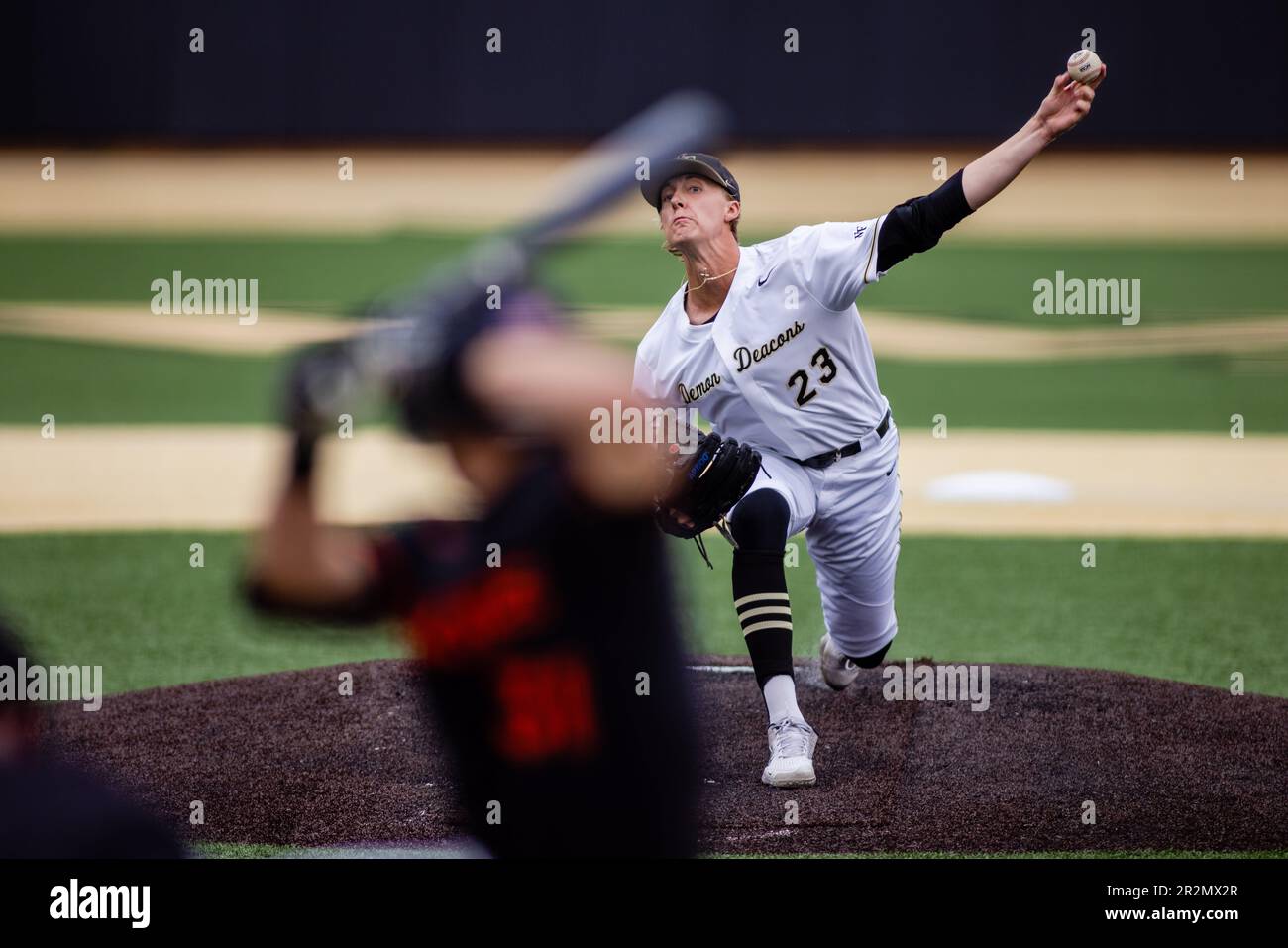 19. Mai 2023 Wake Forest Demon Deacons Pitcher Josh Hartle (23