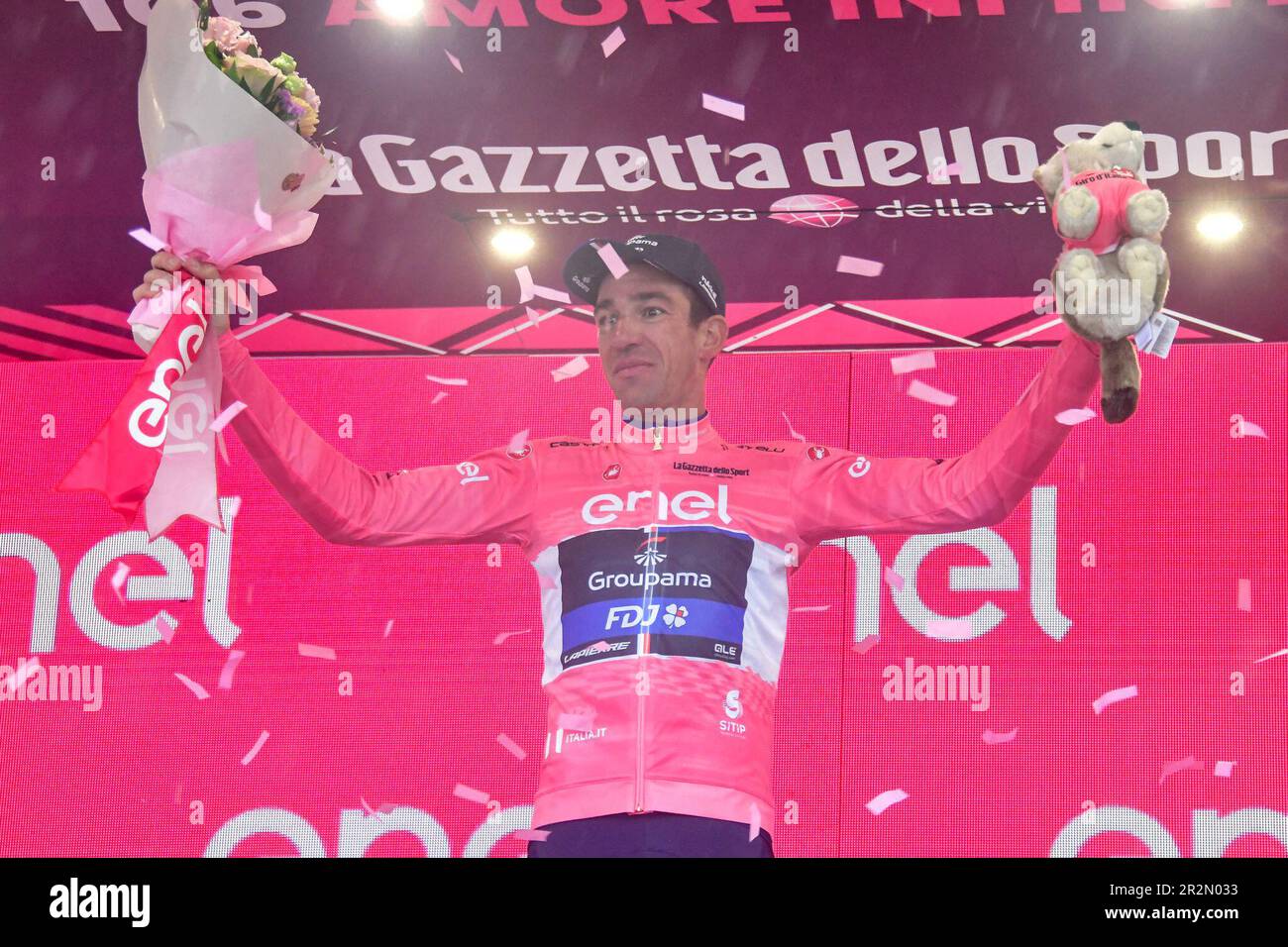 Cassano Magnago, Italien. 20. Mai 2023. Cassano Magnago, Cassano Magnago, Italien, 20. Mai 2023, Bruno Armirail - Maglia Rosa - Phase 14 Giro d'Italia 2023 während der 14. Etappe - Sierre - Cassano Magnago - Giro d'Italia Credit: Live Media Publishing Group/Alamy Live News Stockfoto