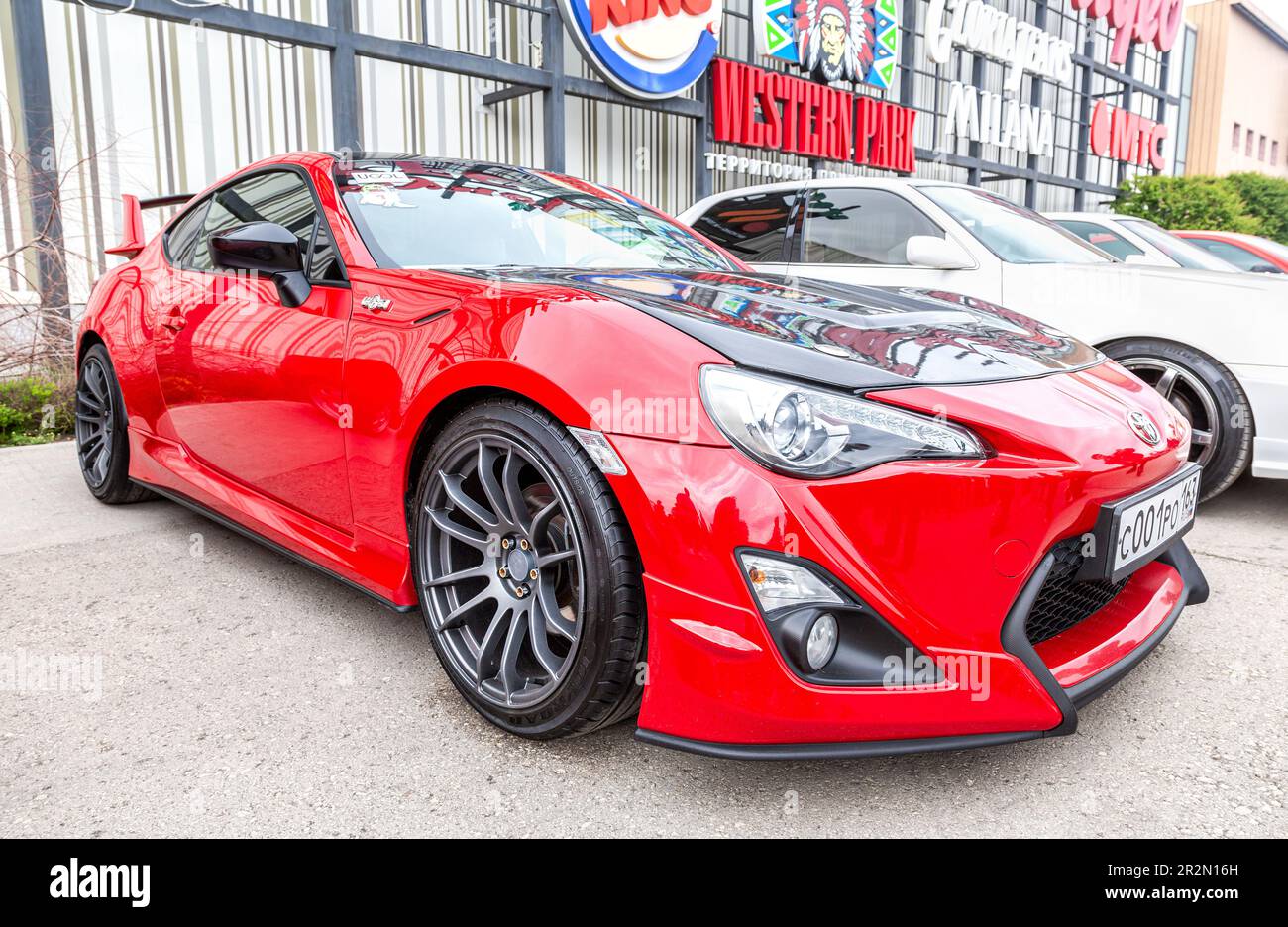 Samara, Russland - 14. Mai 2023: Toyota 86 Sportlimousine auf einer lokalen Automesse Stockfoto