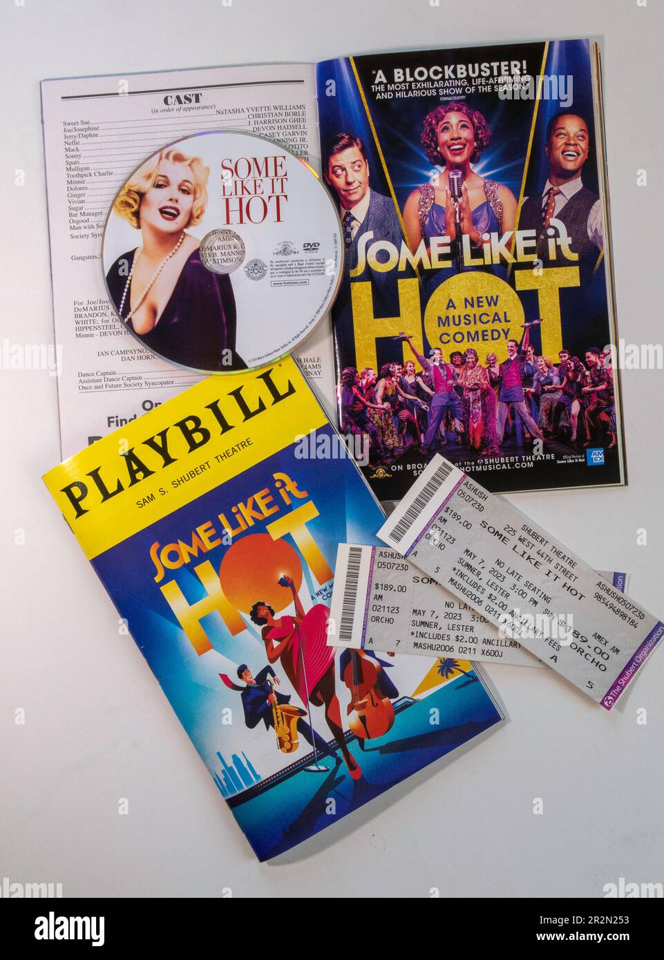 „Some like it Hot“-Playbill aus dem Sam S. Shubert Theatre, New York City, USA 2023 Stockfoto
