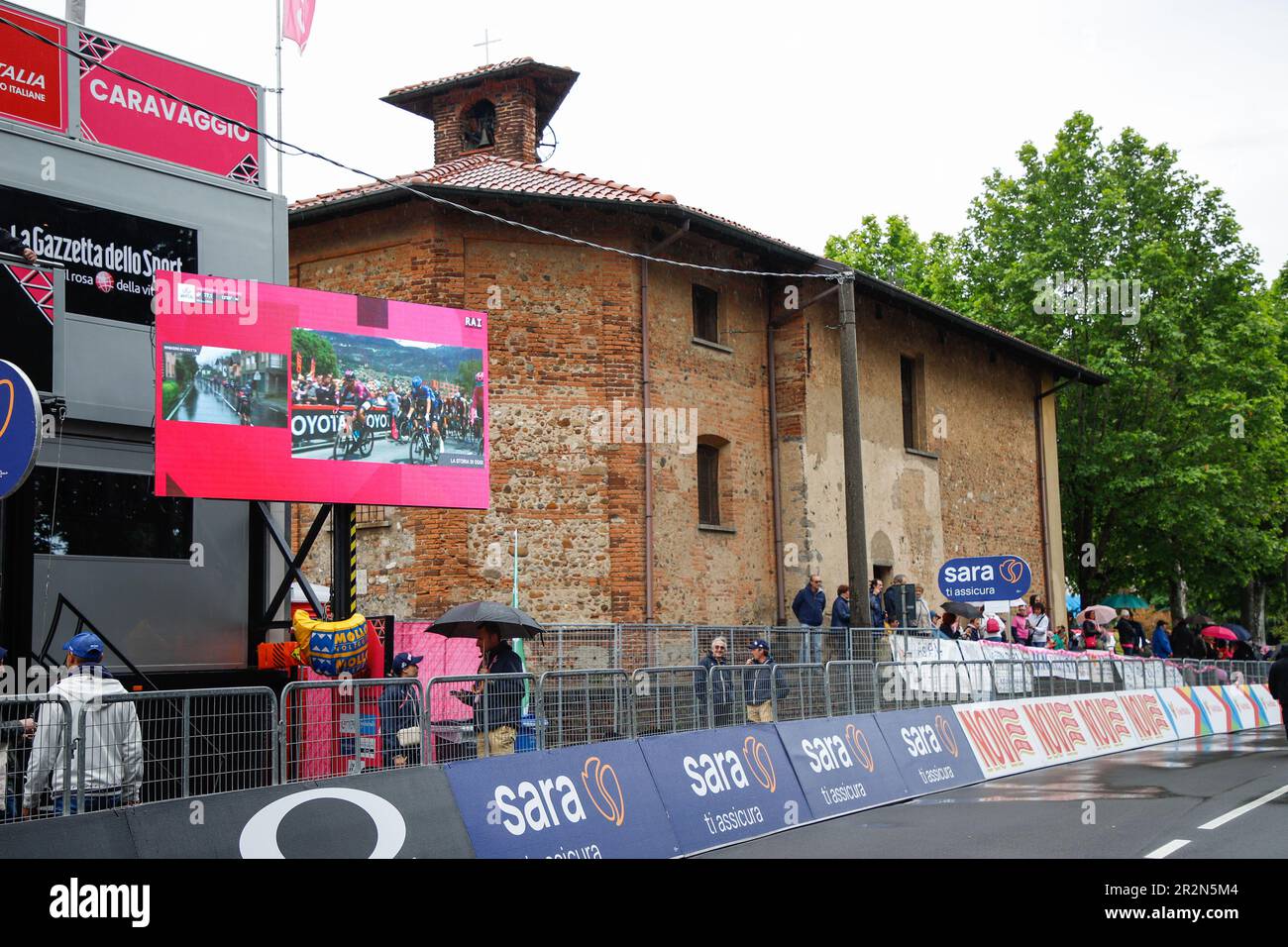 Cassano Magnago, Italien. 20. Mai 2023. Giro d'Italia kommt in Cassano Magnago während der 14. Etappe an - Sierre - Cassano Magnago, Giro d'Italia in Cassano Magnago, Italien, Mai 20 2023 Kredit: Unabhängige Fotoagentur/Alamy Live News Stockfoto