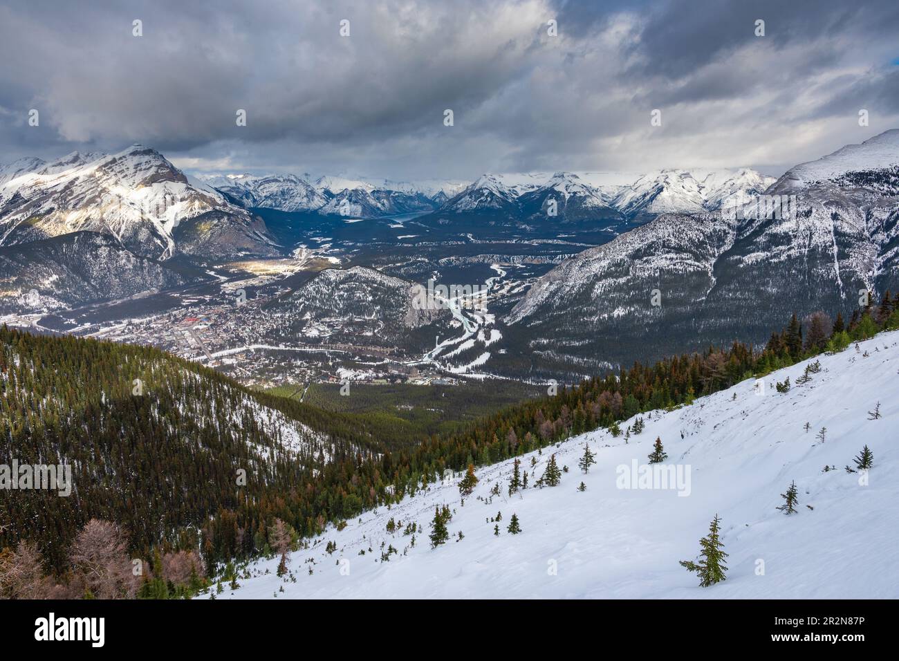Malerische Winterausblicke von der Sulphur Mountain Gondola im Banff National Park, Alberta Canada Stockfoto