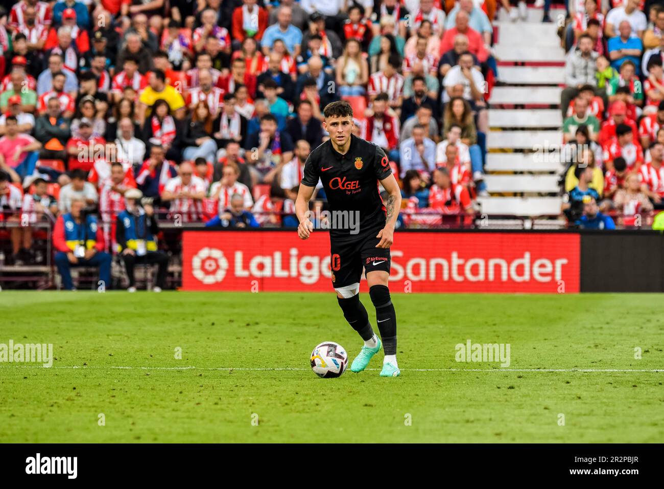 20. Mai 2023: ALMERIA, SPANIEN - 20. MAI: Giovanni GonzÃ¡lez von RCD Mallorca treibt den Ball während des Spiels zwischen UD Almeria und RCD Mallorca von La Liga Santander am 20. Mai 2023 im PowerHorse-Stadion in Almeria, Spanien. (Kreditbild: © Samuel CarreÃ±O/PX Imagens via ZUMA Press Wire) NUR REDAKTIONELLE VERWENDUNG! Nicht für den kommerziellen GEBRAUCH! Stockfoto