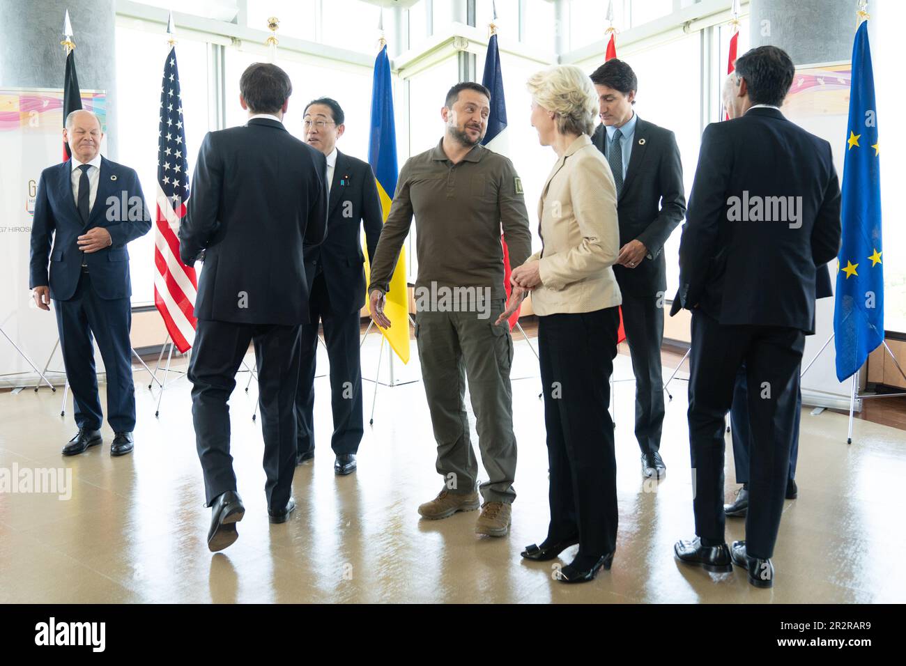 Der ukrainische Präsident Volodymyr Zelensky (Zentrum) schließt sich am letzten Tag des G7-Gipfels in Hiroshima (Japan) G7 Staats- und Regierungschefs der Welt an. Foto: Sonntag, 21. Mai 2023. Stockfoto