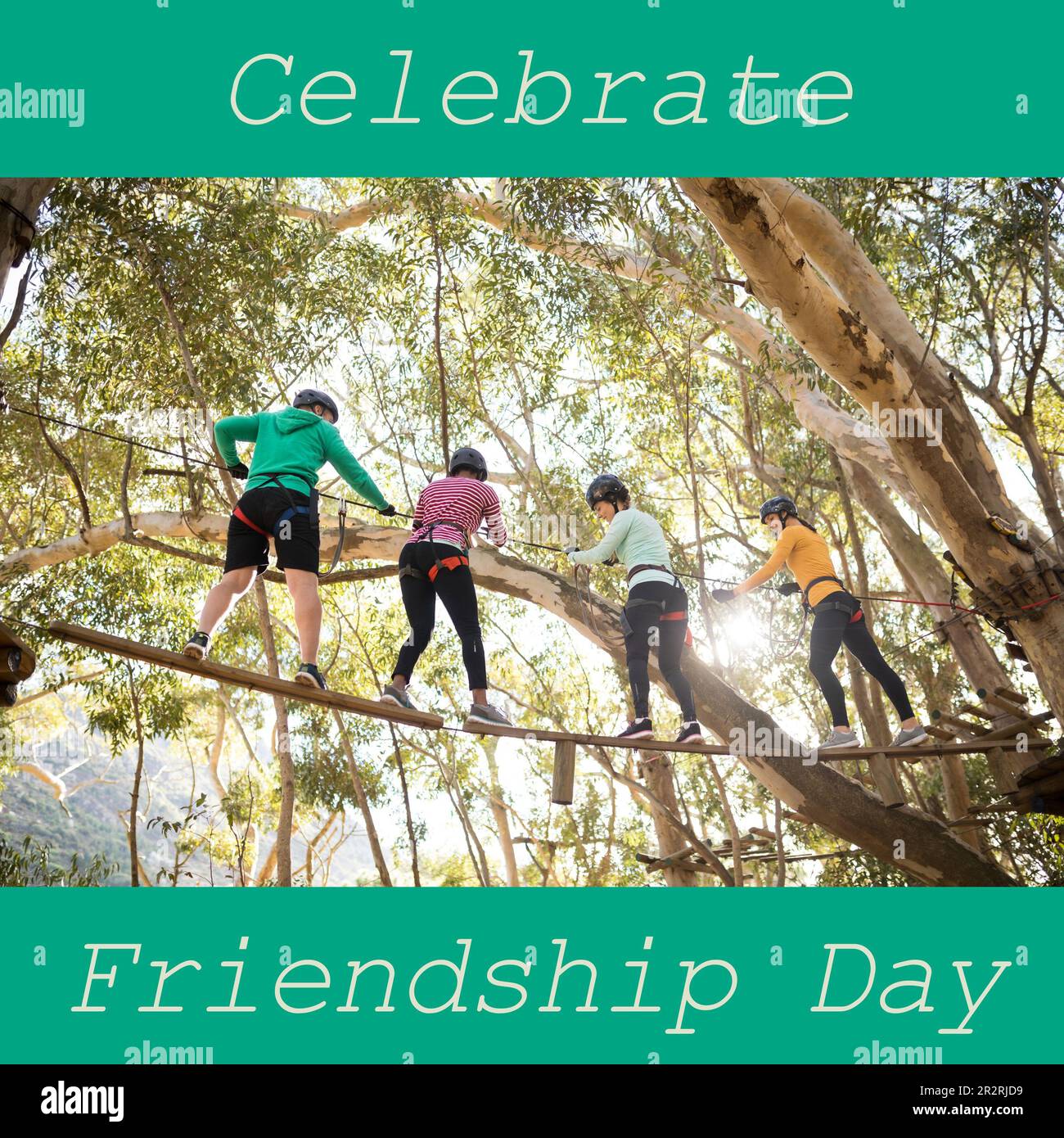 Komposition des Freundesschaftstages Text über fröhliche weiße Freunde im Seilpark Stockfoto