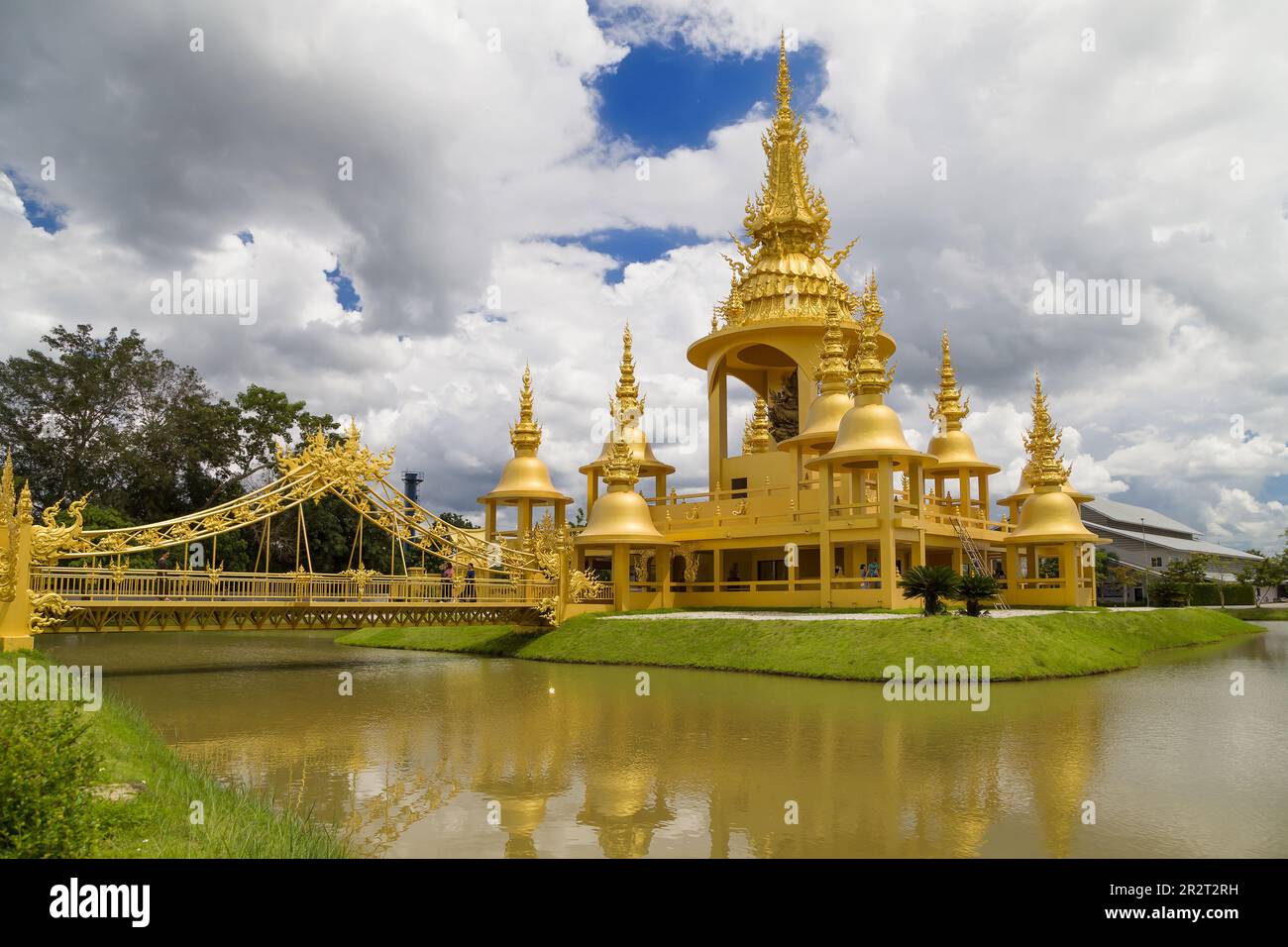 Goldener Tempel in Wat Rong Khun, Chiang Rai, Thailand. Stockfoto