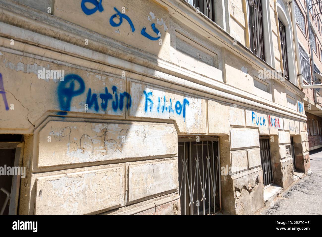 Putin Killer Graffiti in der Altstadt von Tiflis Georgia Stockfoto