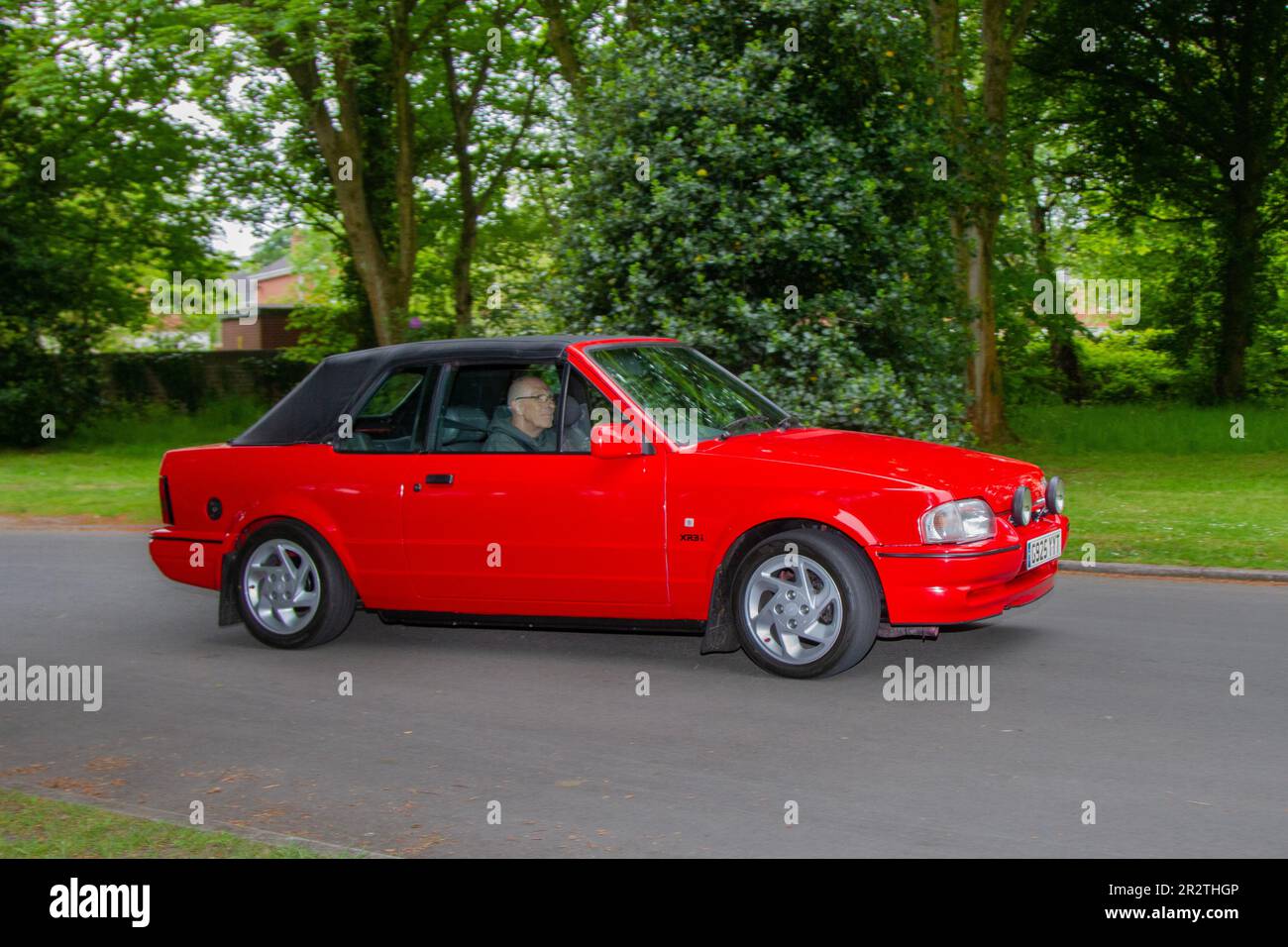 1989 80s Achtziger Red FORD ESCORT RS TURBO XR3i 1597cc Benzin 5-Gang-Schaltgetriebe; auf der Lytham St Annes Classic & Performance Motor Vehicle Show mit Oldtimern, Großbritannien Stockfoto