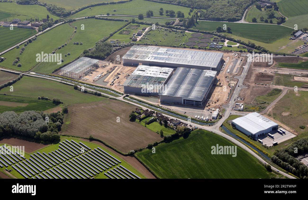 Luftaufnahme neuer Industrieanlagen, die zwischen Glentrool Avenue und Lennerton Lane im Industriegebiet Sherburn, North Yorkshire, gebaut werden Stockfoto