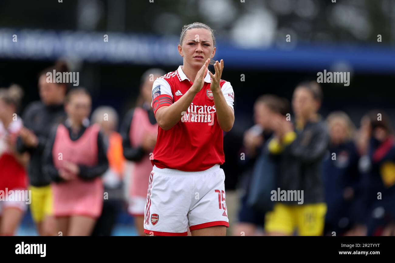 Arsenals Katie McCabe applaudiert den Fans nach dem Barclays Women's Super League-Spiel in Kingsmeadow, Kingston upon Thames. Foto: Sonntag, 21. Mai 2023. Stockfoto