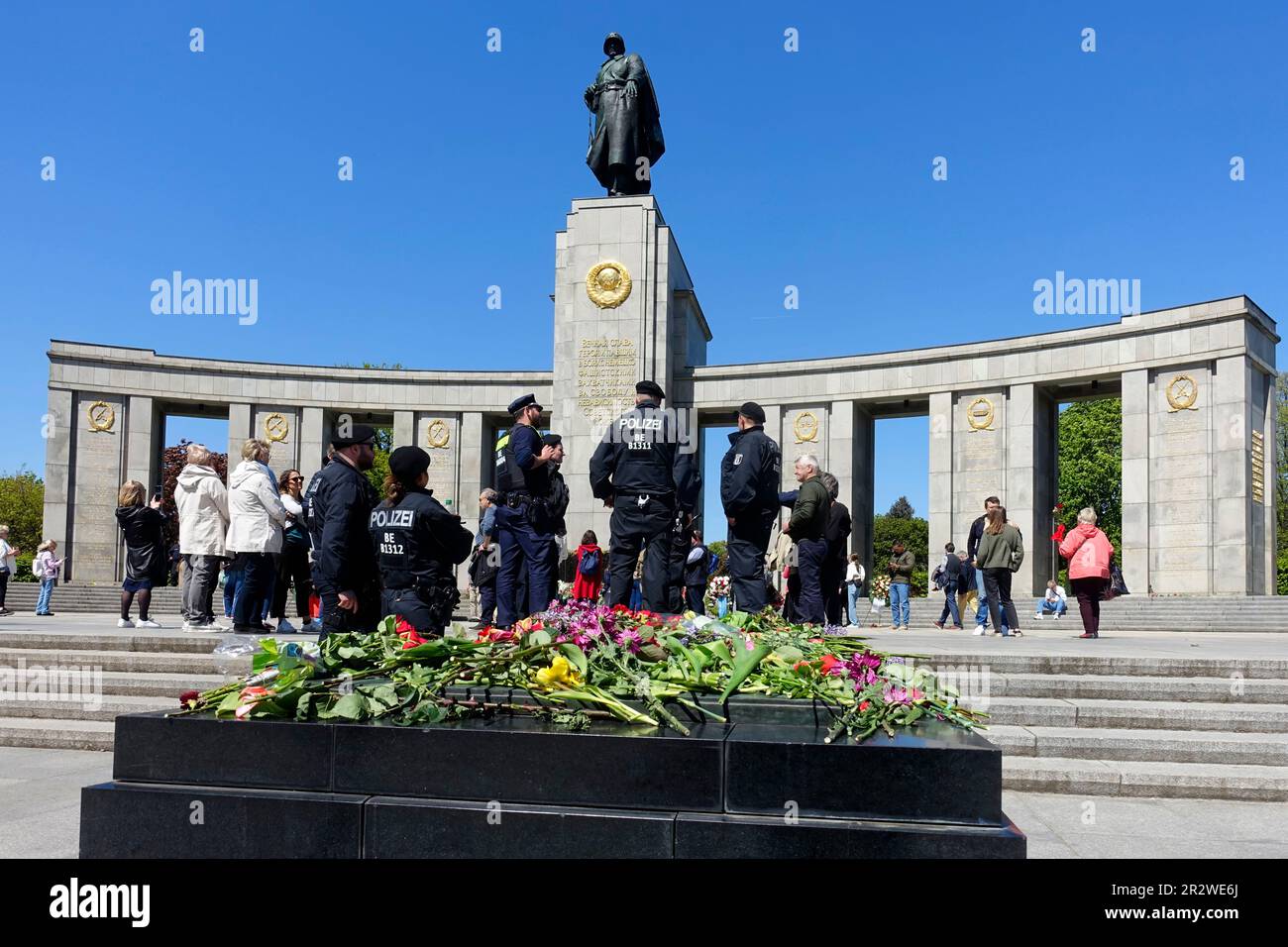 Nachtwölfe, sowjetisches Kriegsdenkmal in Berlin Tiergarten, 9. Mai 2023, Deutschland Stockfoto