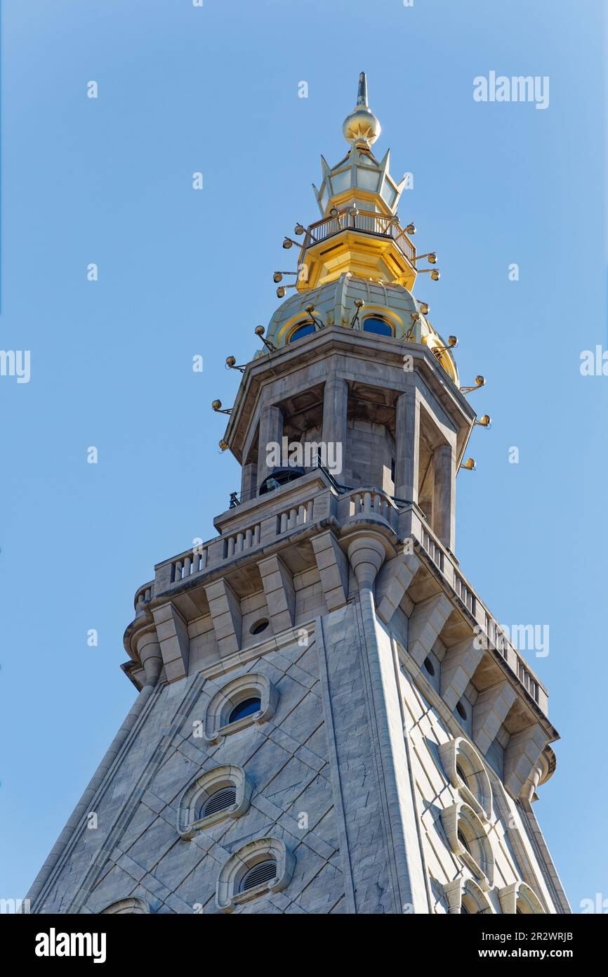 Die Krone des Metropolitan Life Insurance Company Tower, jetzt New York Edition Hotel, ein NYC-Wahrzeichen an der Madison Avenue 1 im Flatiron District. Stockfoto